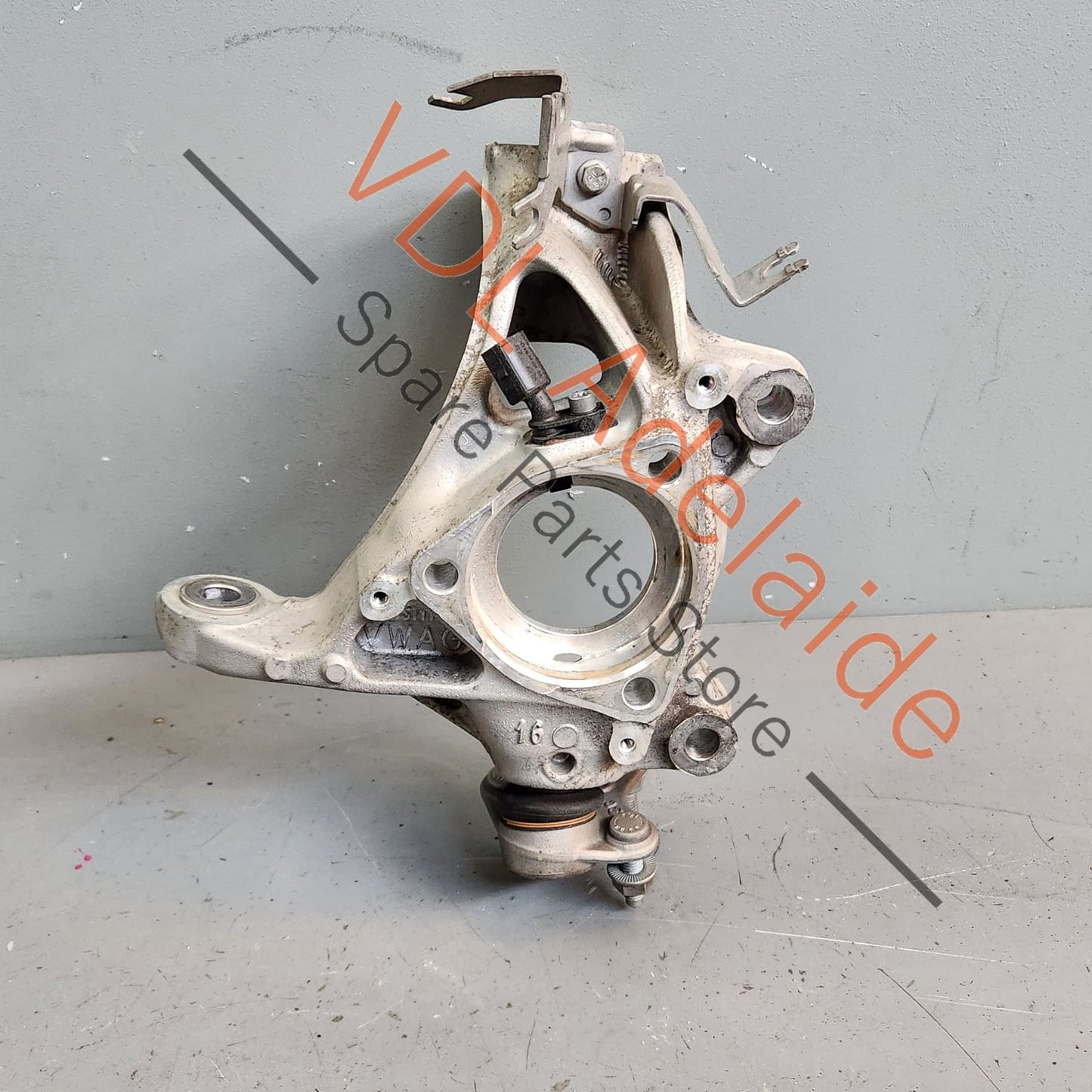 5Q04072545A VW Golf R Front Right Wheel Bearing Housing Hub Knuckle 85mm 5Q04072545A