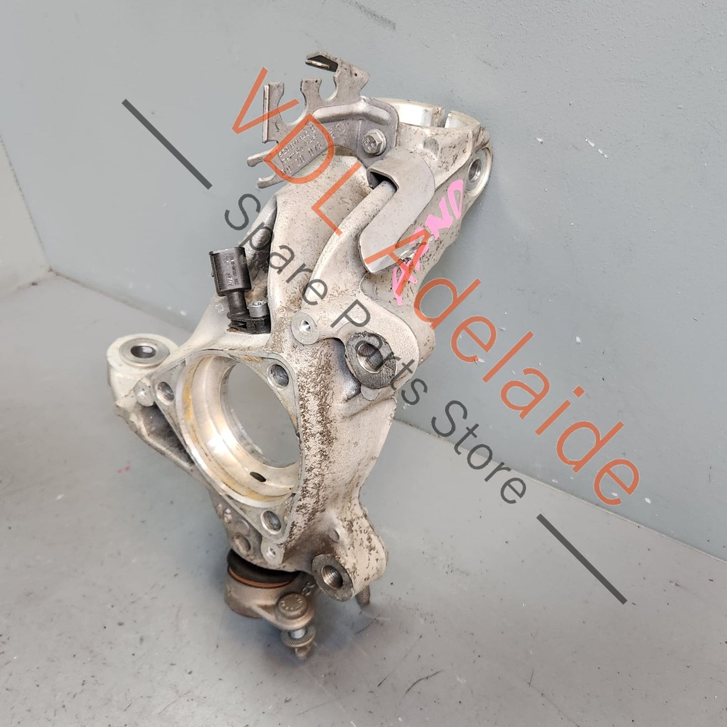5Q04072545A VW Golf R Front Right Wheel Bearing Housing Hub Knuckle 85mm 5Q04072545A