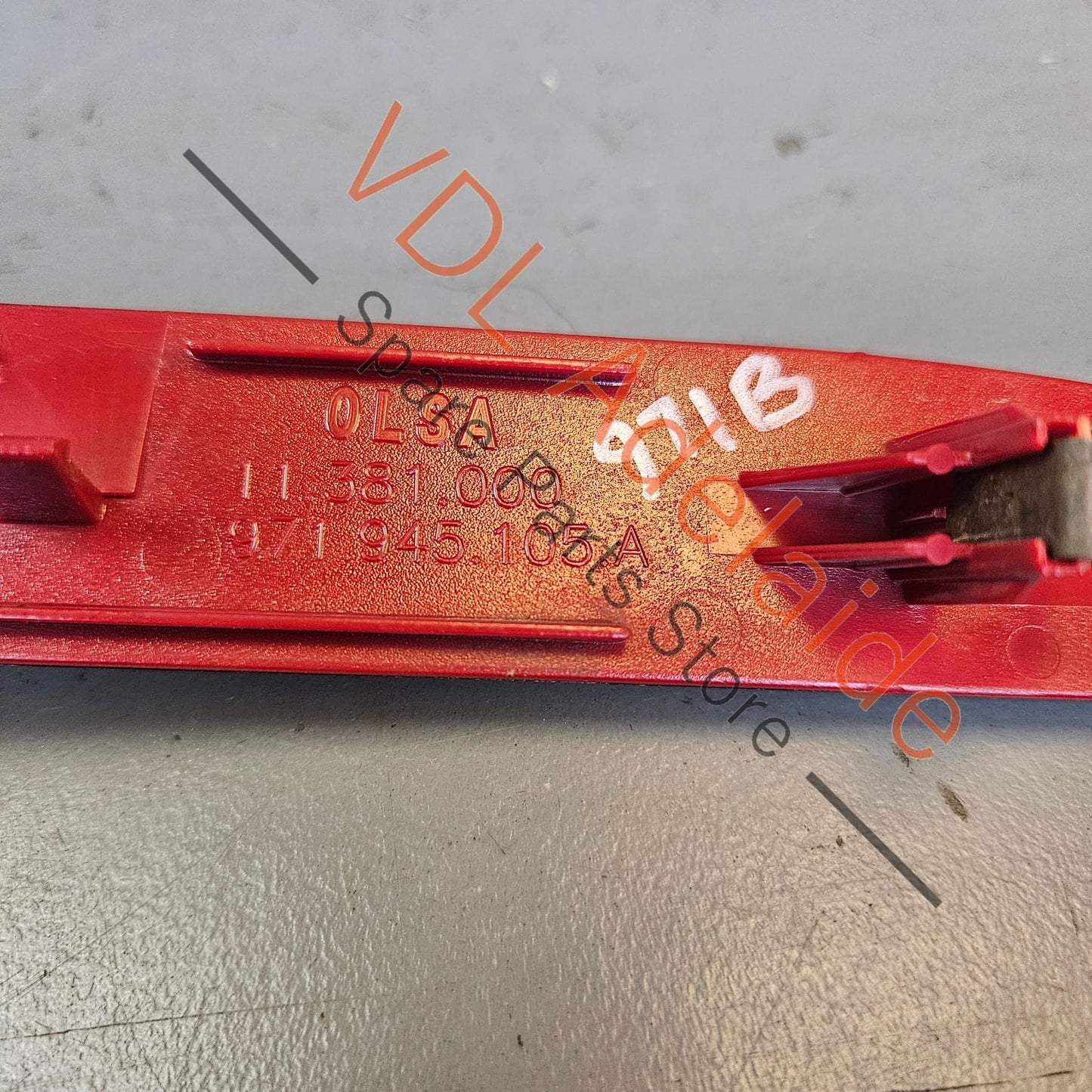 971945105A Porsche Panamera Rear Left Bumper Reflector 971945105A 971945105C