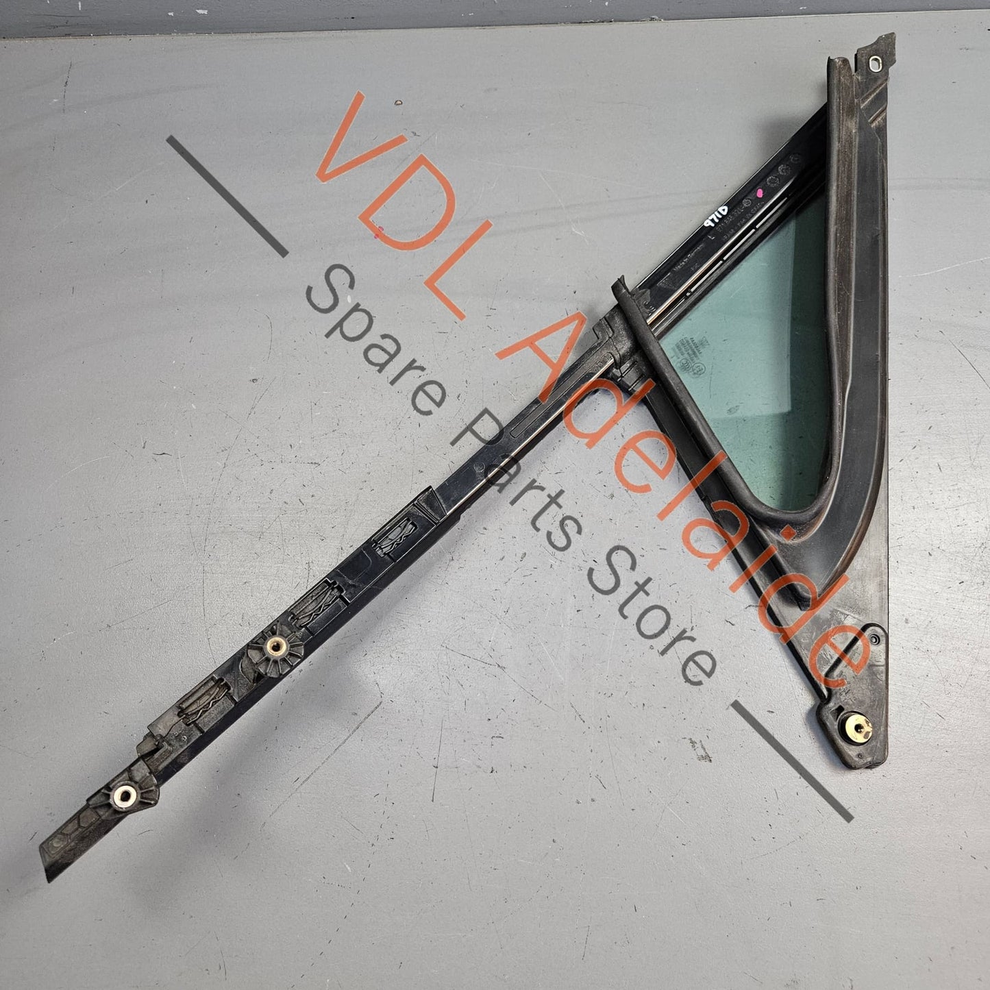 971845113P 971845113 Porsche Panamera 971 Front Left Door Fixed Quarter Window Glass 971845113 971845113P