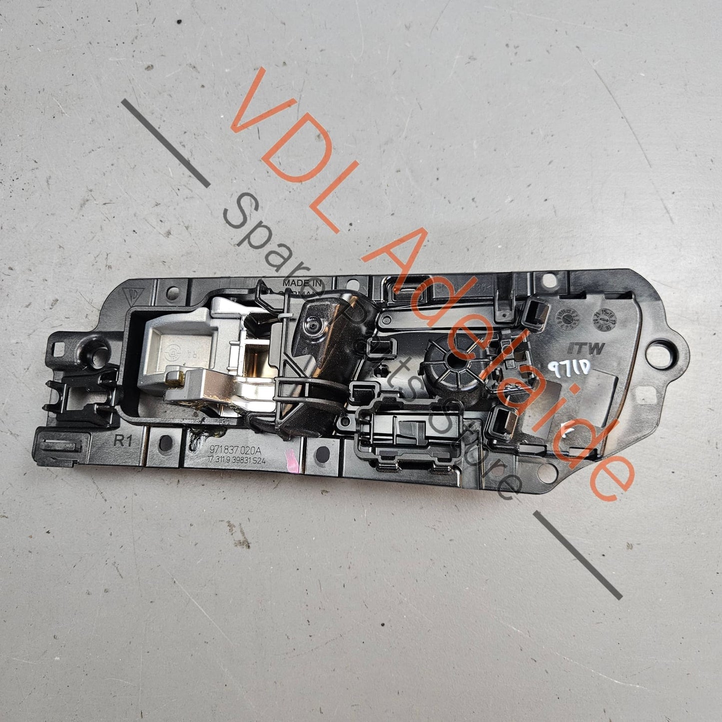 971837020CCZO Porsche Panamera Right Side Interior Door Handle Pull Actuator w Trim 971837020C CZO suits front or rear