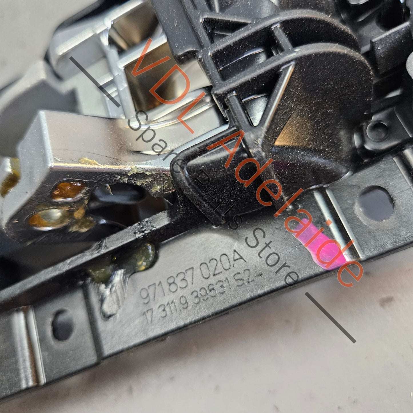 971837020CCZO Porsche Panamera Right Side Interior Door Handle Pull Actuator w Trim 971837020C CZO suits front or rear