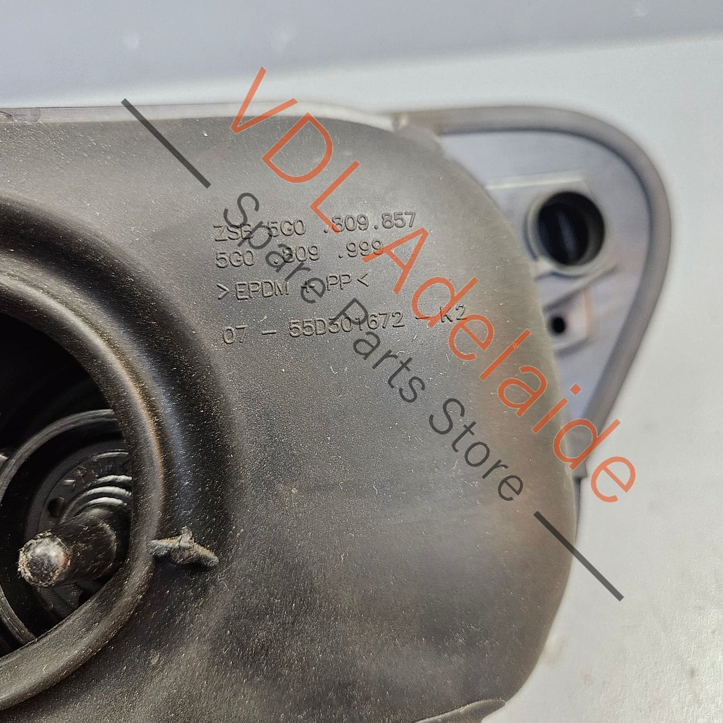 5G0809909GRU VW Golf MK7 Fuel Filler Door Cap Flap 5G0809857 5G0809909 GRU Indium Grey LR7H X3X3