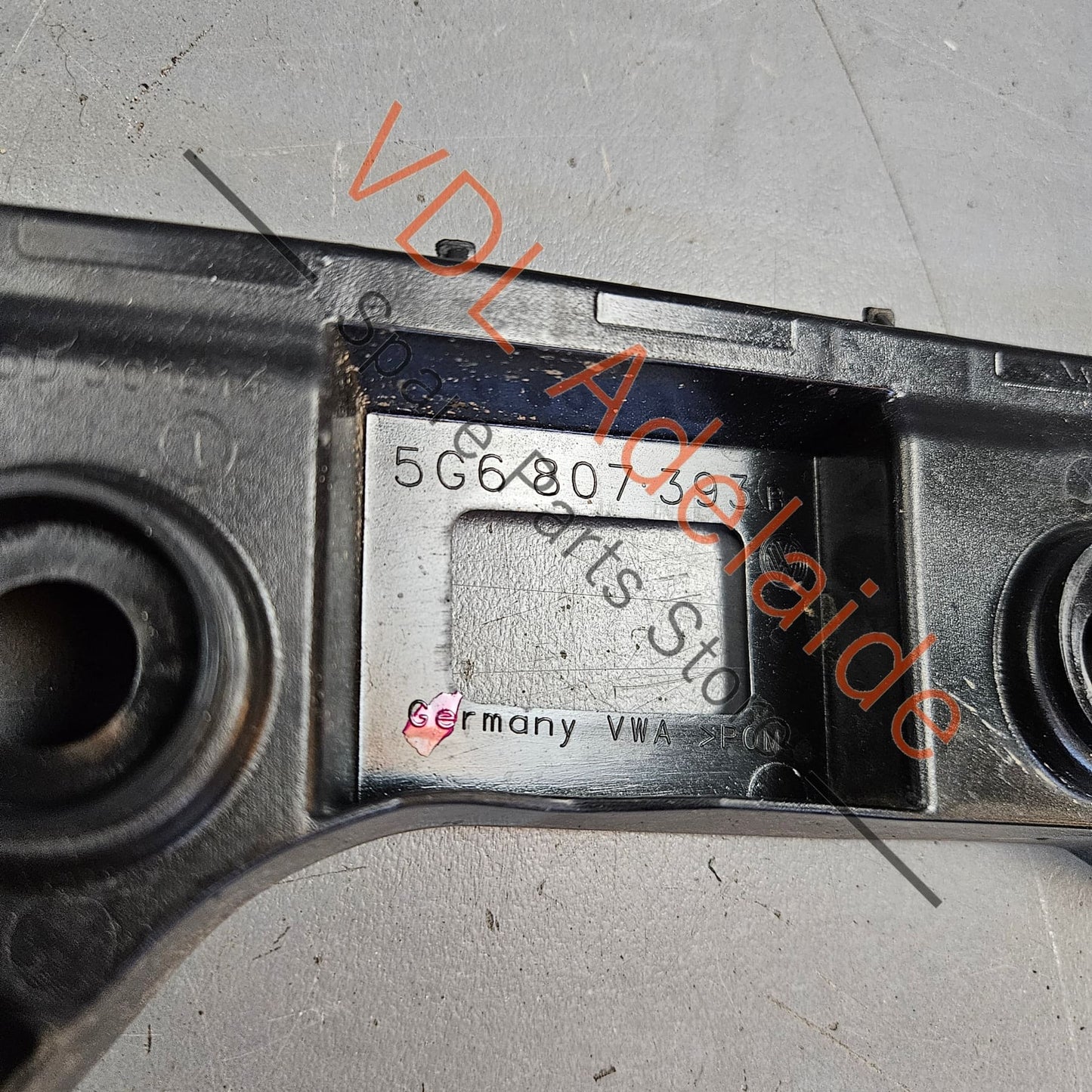 5G6807393 VW Golf MK7 Rear Left Bumper Bar Bracket 5G6807393