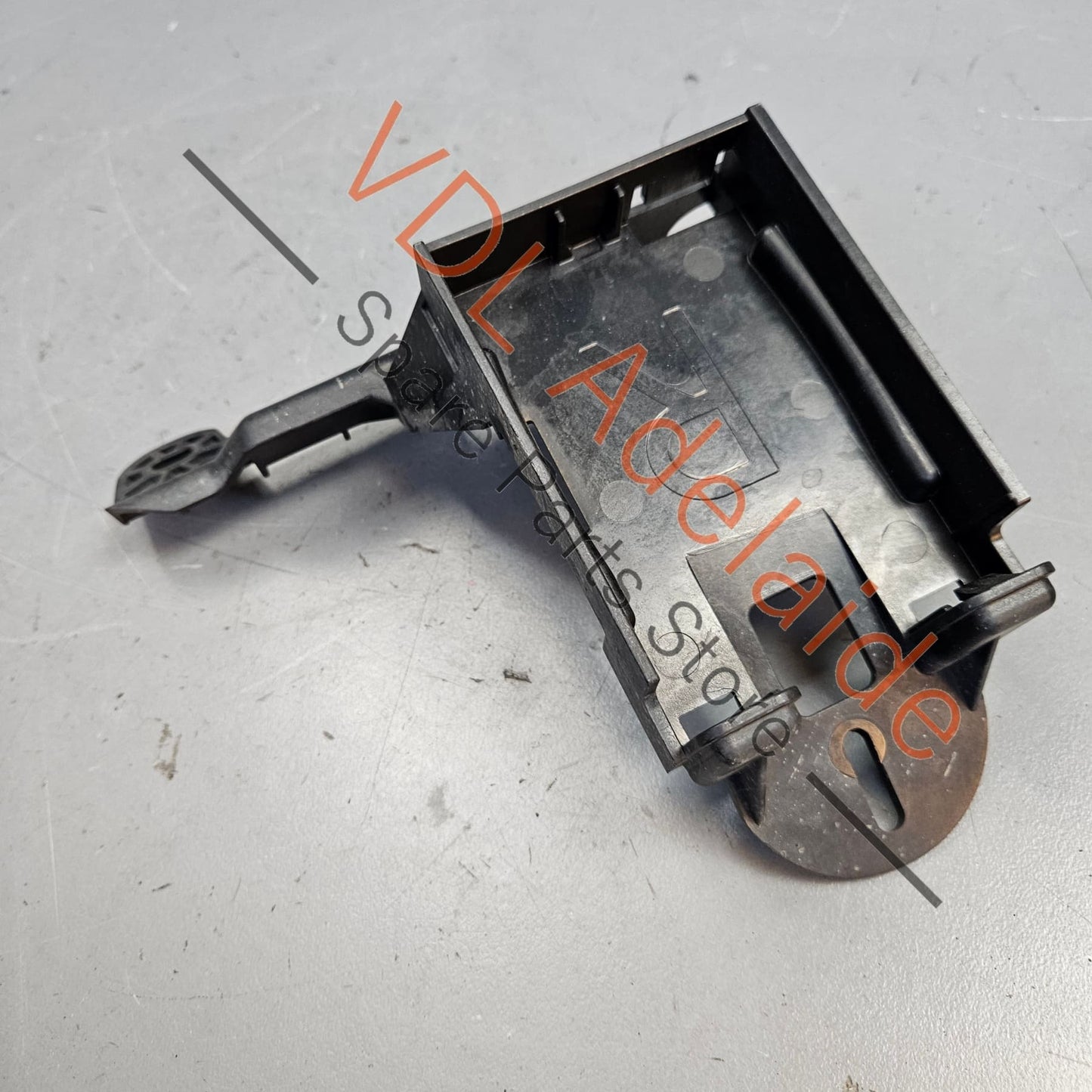 5G6907456C VW Golf Audi A3 Blind Spot Radar Rear Right Mounting Bracket 5G6907456C