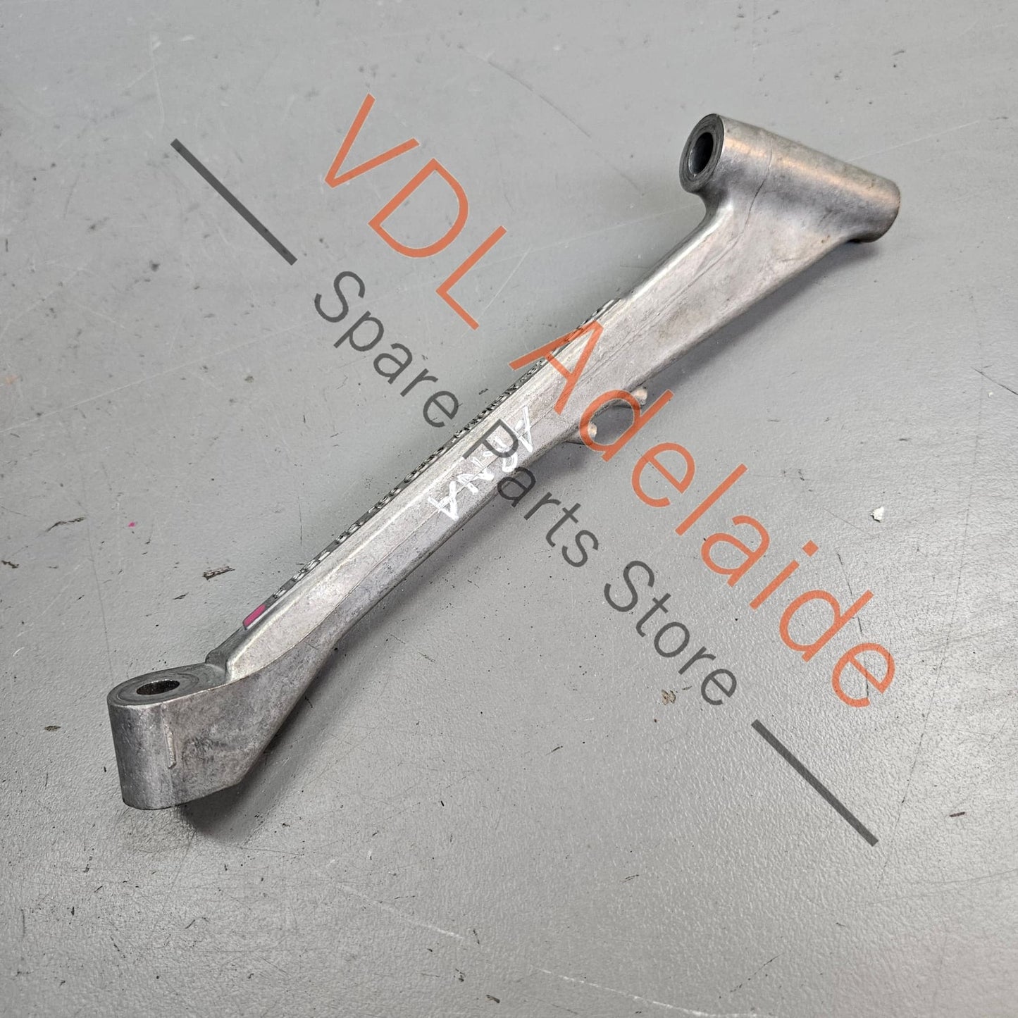 06L129723B VW Golf Inlet Manifold Support Brace Aluminium Bracket 06L129723B