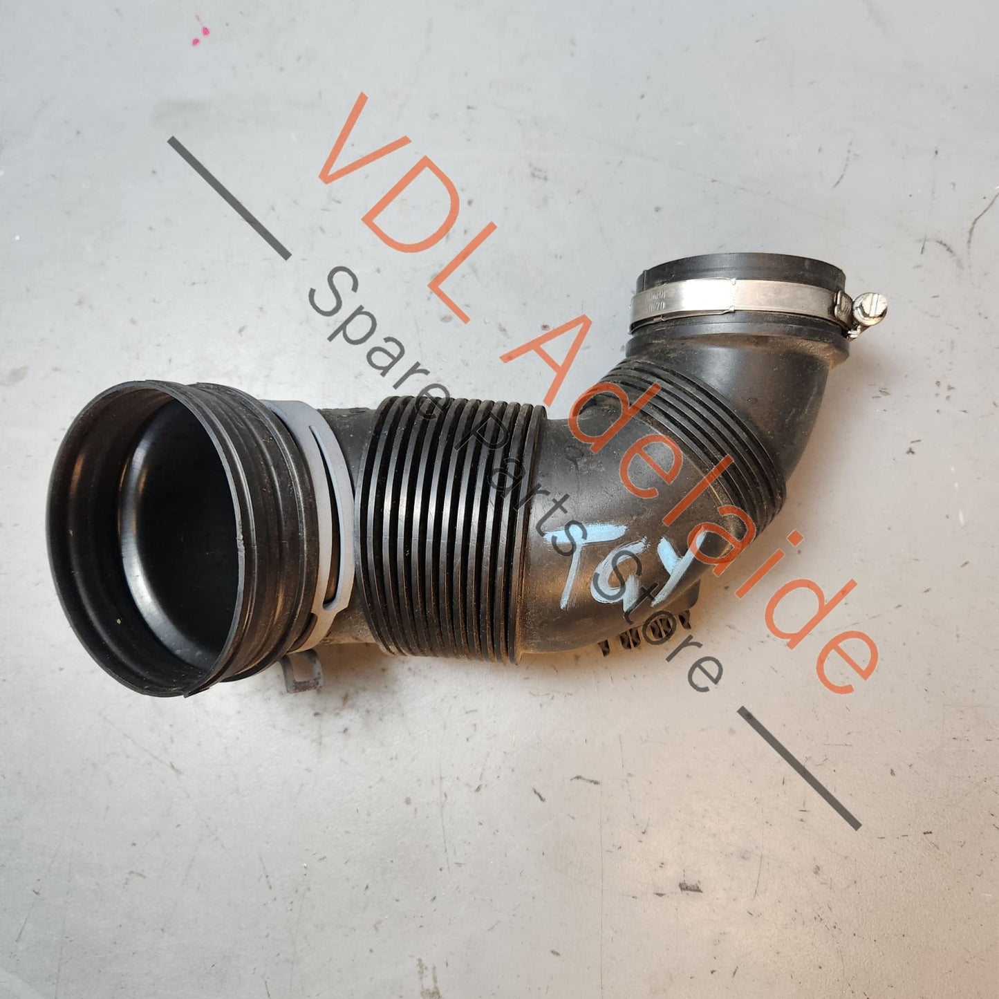5Q0129654E VW Golf 2.0 Diesel Air Filter Intake Pipe Hose 5Q0129654E
