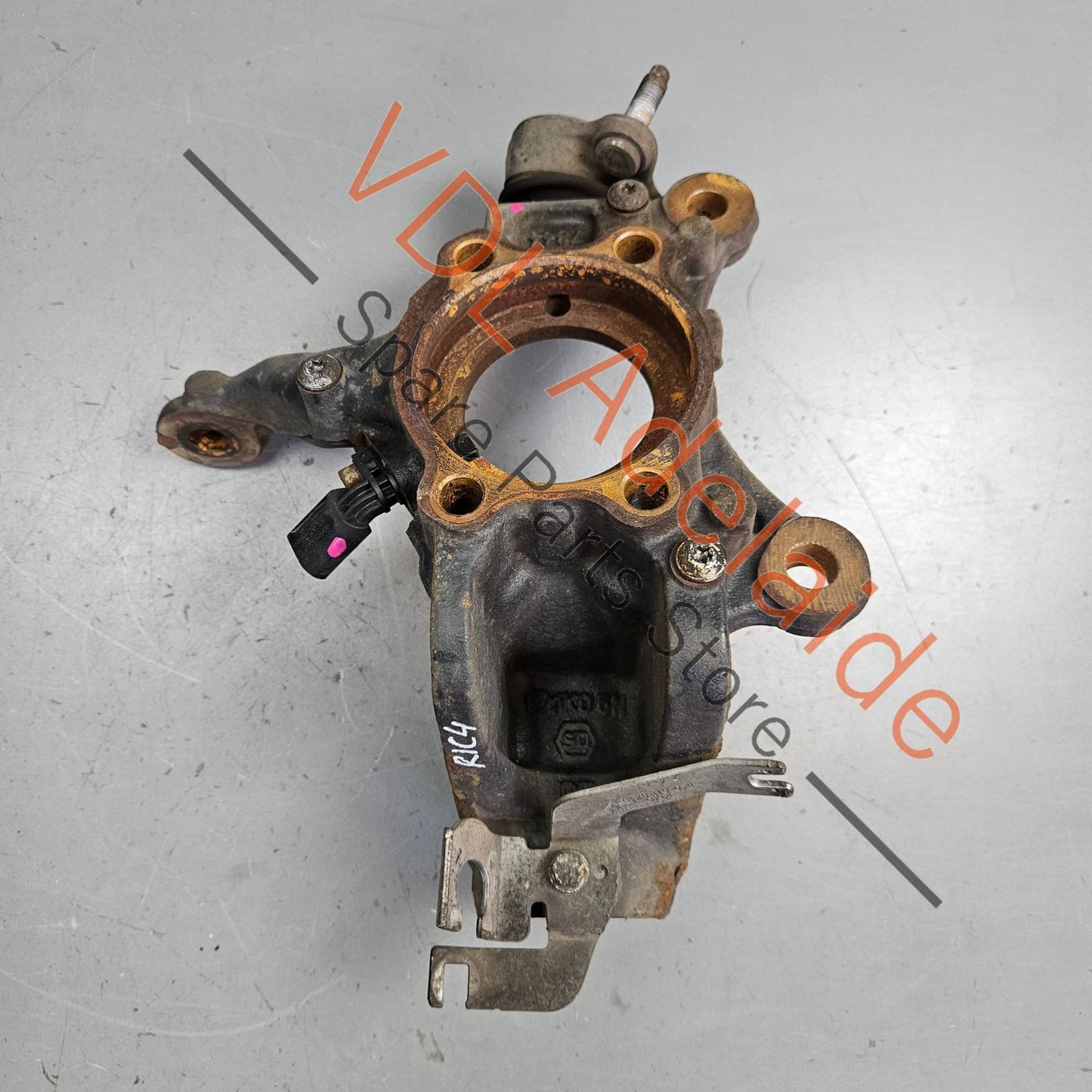 1K0407255AA VW Golf Mk5 Left Front Wheel Bearing Housing Hub Knuckle Suspension 1K0407255AA