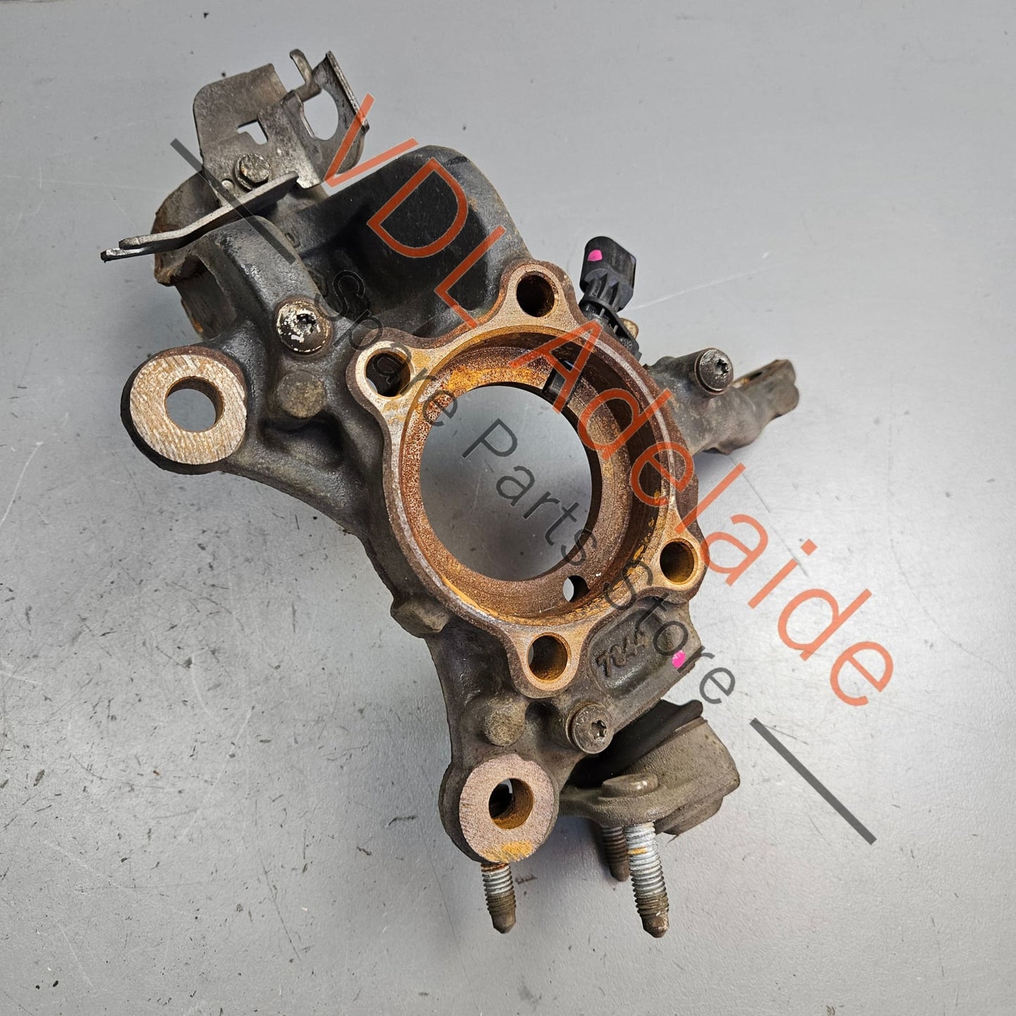 1K0407255AA VW Golf Mk5 Left Front Wheel Bearing Housing Hub Knuckle Suspension 1K0407255AA