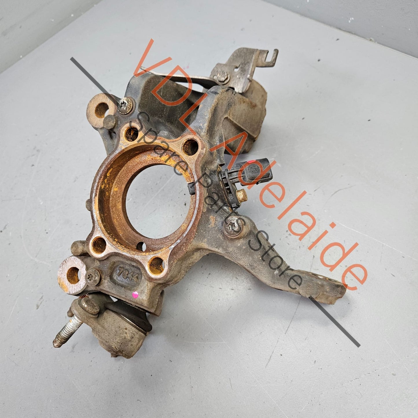 1K0407255AA VW Golf Mk5 Left Front Wheel Bearing Housing Hub Knuckle Suspension 1K0407255AA