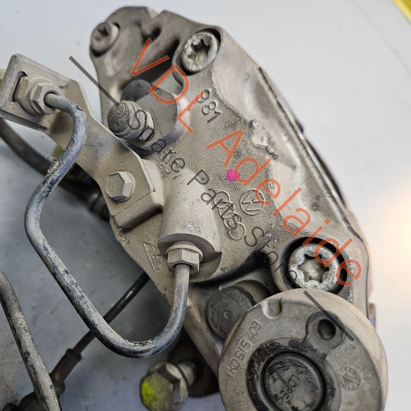 1K0615123J 1K0615124J 1K0615125F VW Golf R32 Front Brake Caliper Set Suit 345 x 30 Vented Rotor 1K0615123J 1K0615124J 1K0615125F