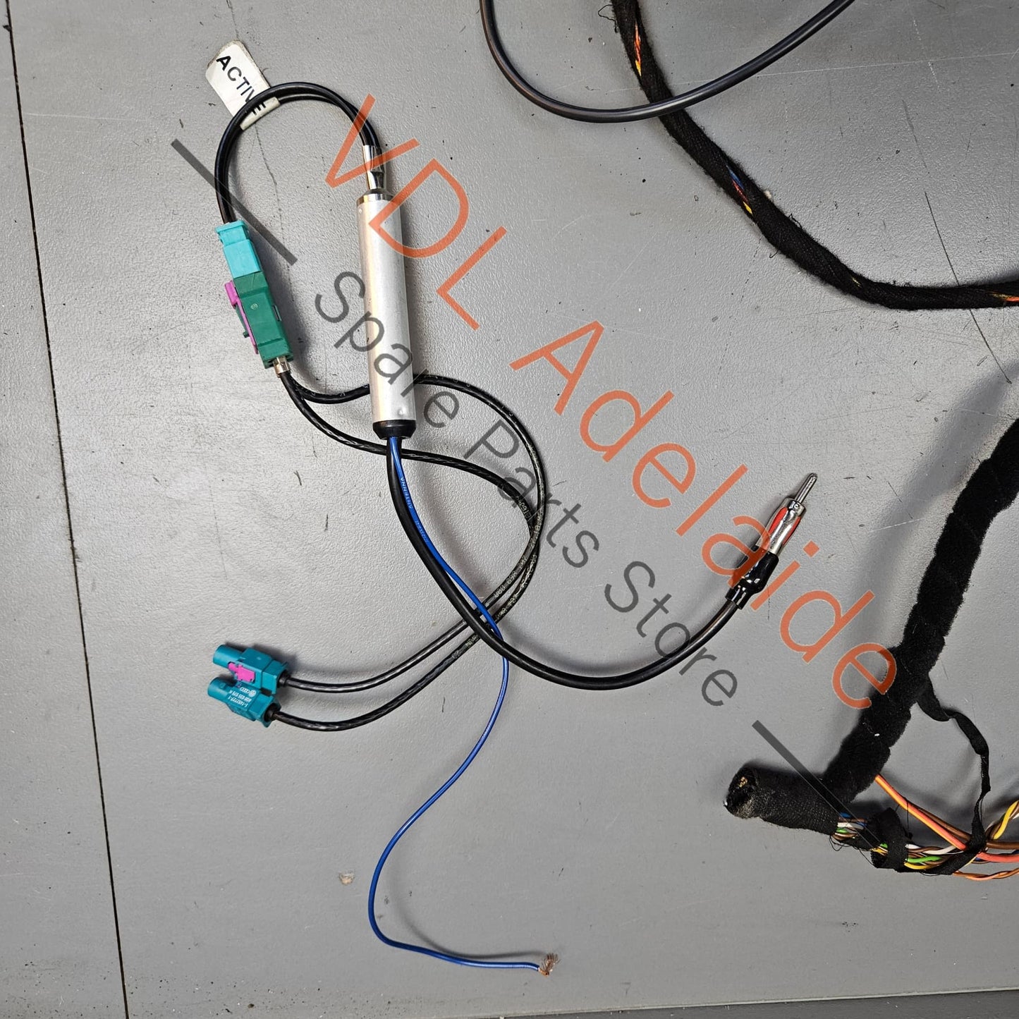 1Z0035729B VW Golf MK5 Genuine Bluetooth Upgrade Kit Includes wiring 1Z0035729B