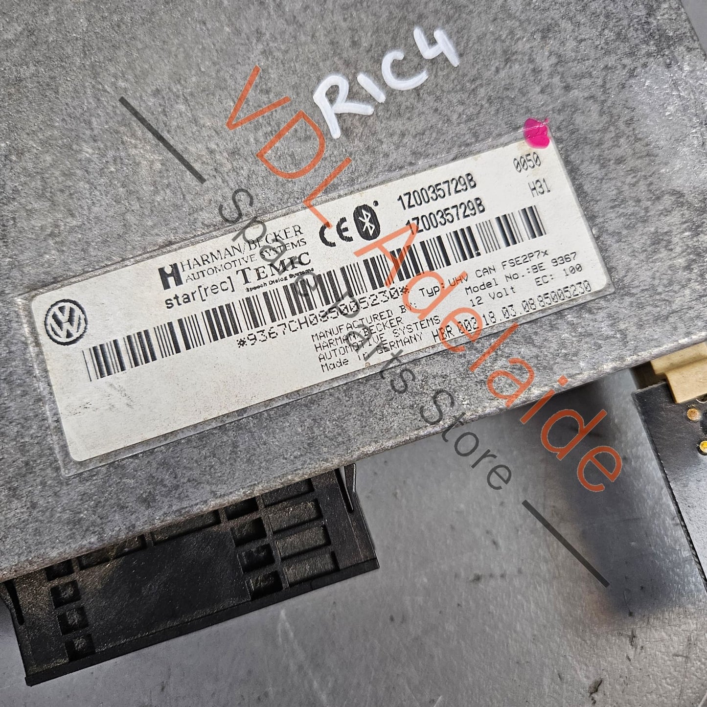 1Z0035729B VW Golf MK5 Genuine Bluetooth Upgrade Kit Includes wiring 1Z0035729B