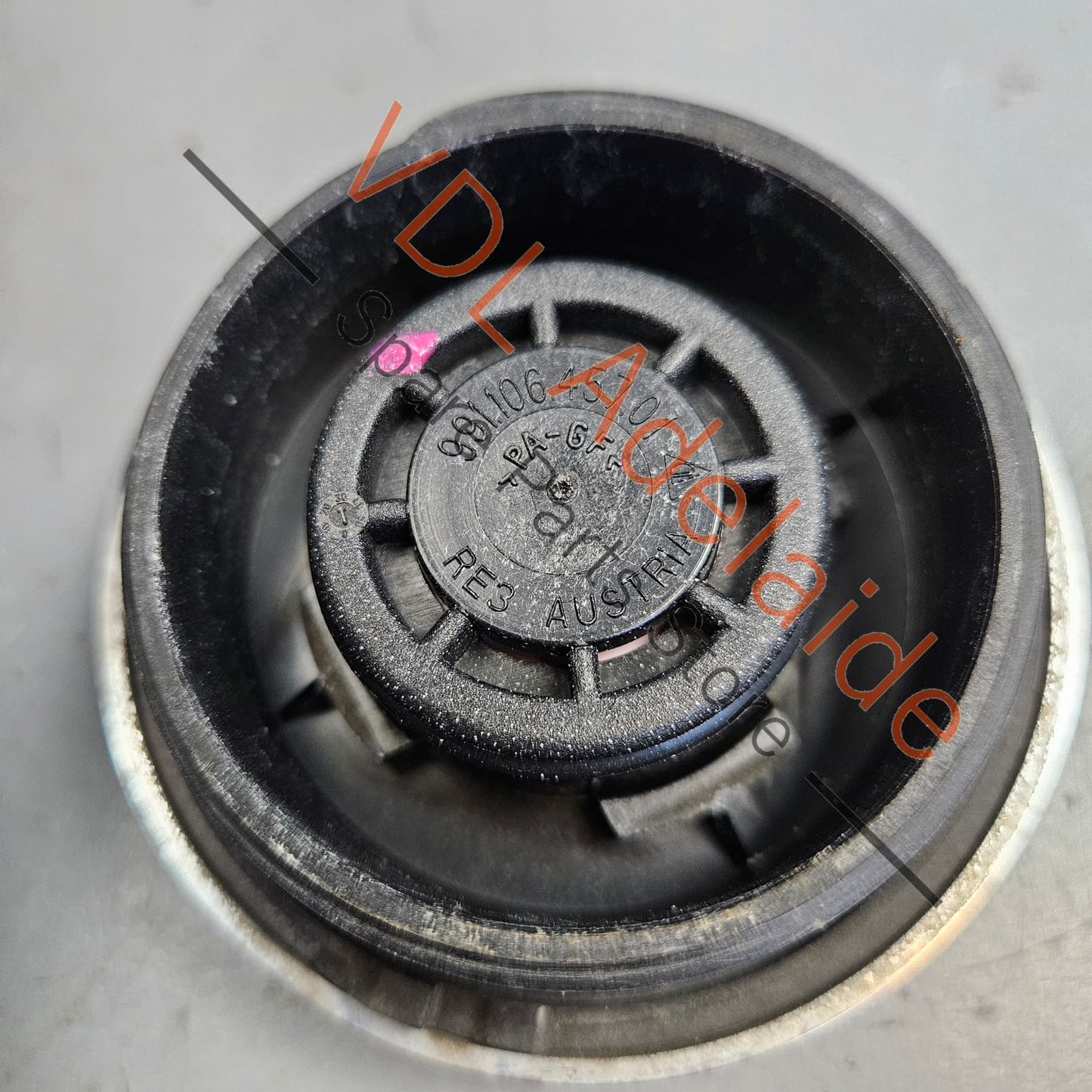 99110605705 99110605705 Porsch 911 991 Coolant Overflow Expansion Tank Bottle 99110605705 99110605705