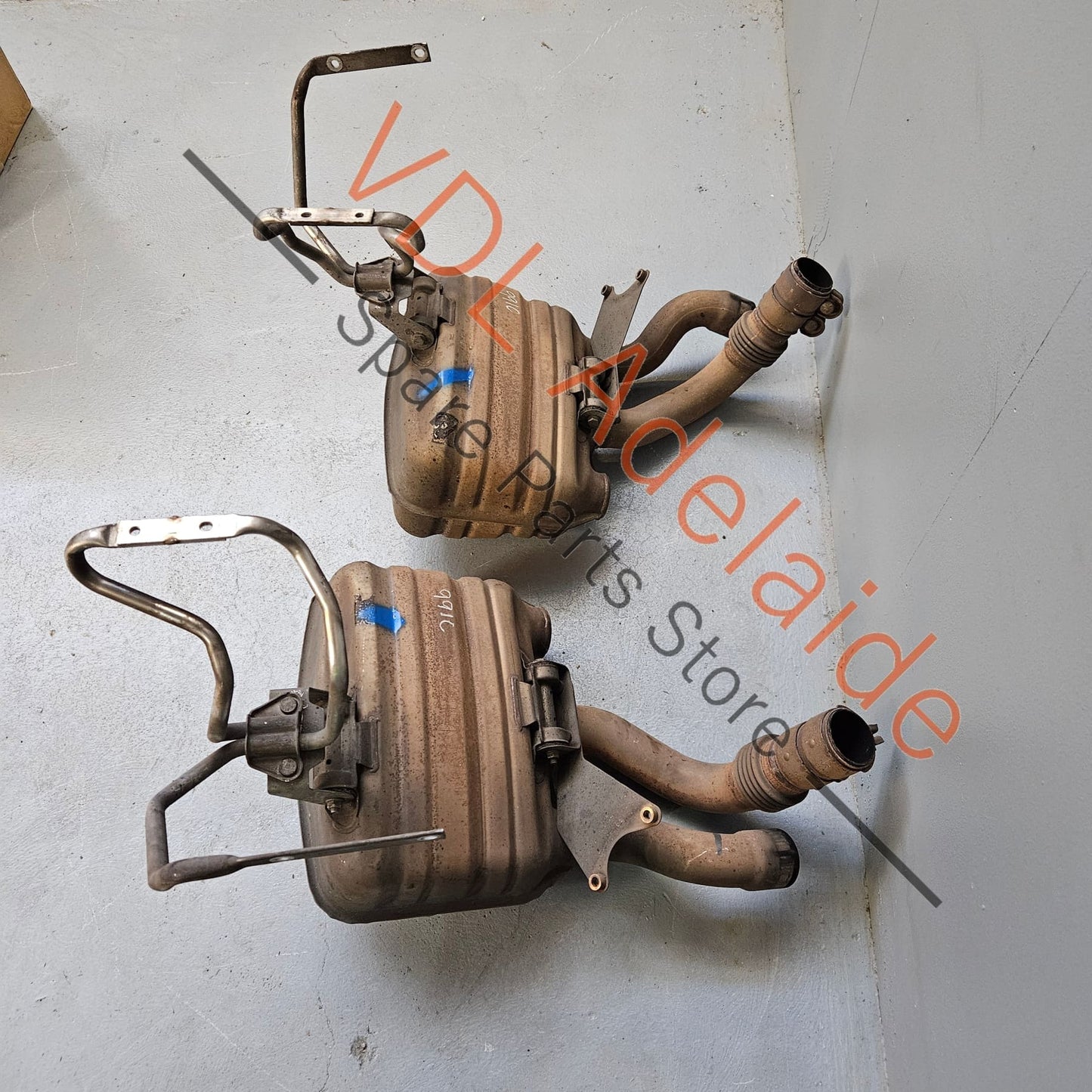 99111132103 99111132203 Porsche 911 991 Carrera S Stock Exhaust Muffler Set Pair 99111132103 99111132203