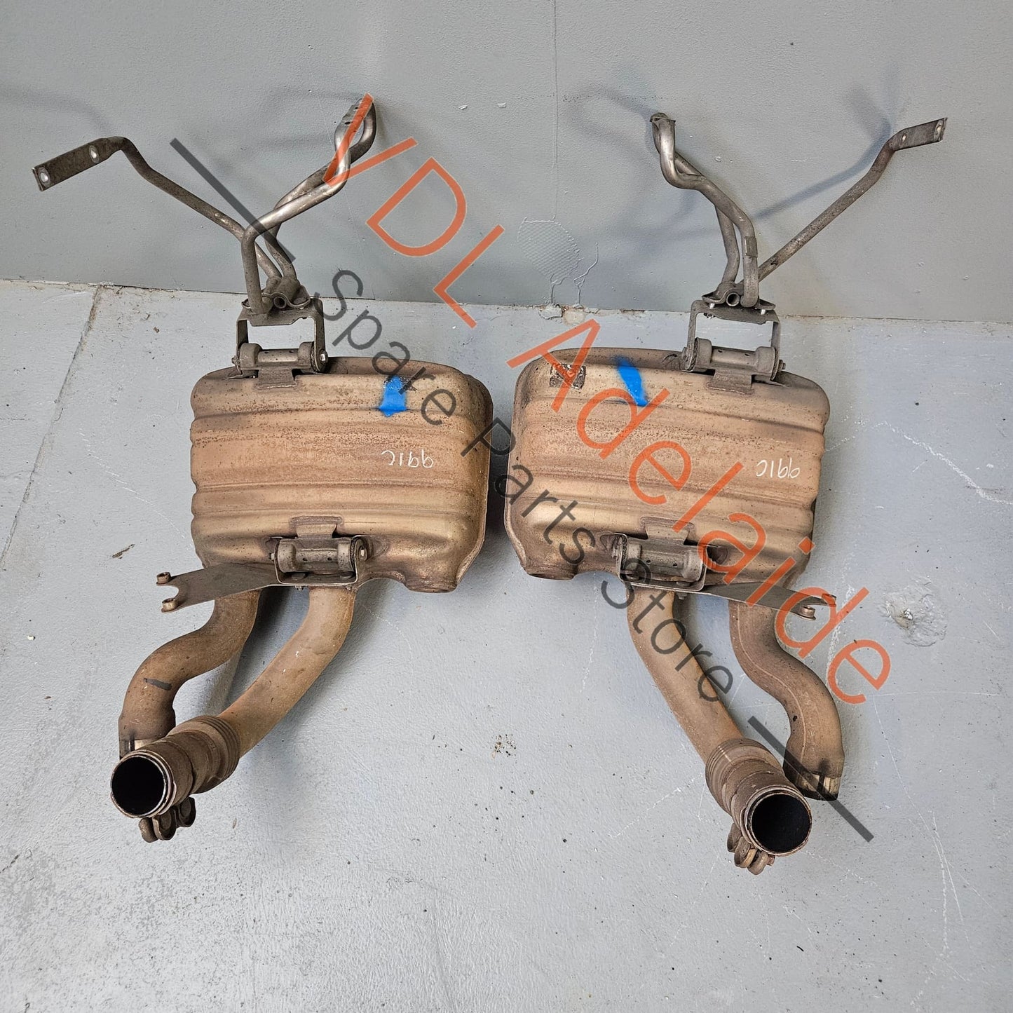 99111132103 99111132203 Porsche 911 991 Carrera S Stock Exhaust Muffler Set Pair 99111132103 99111132203