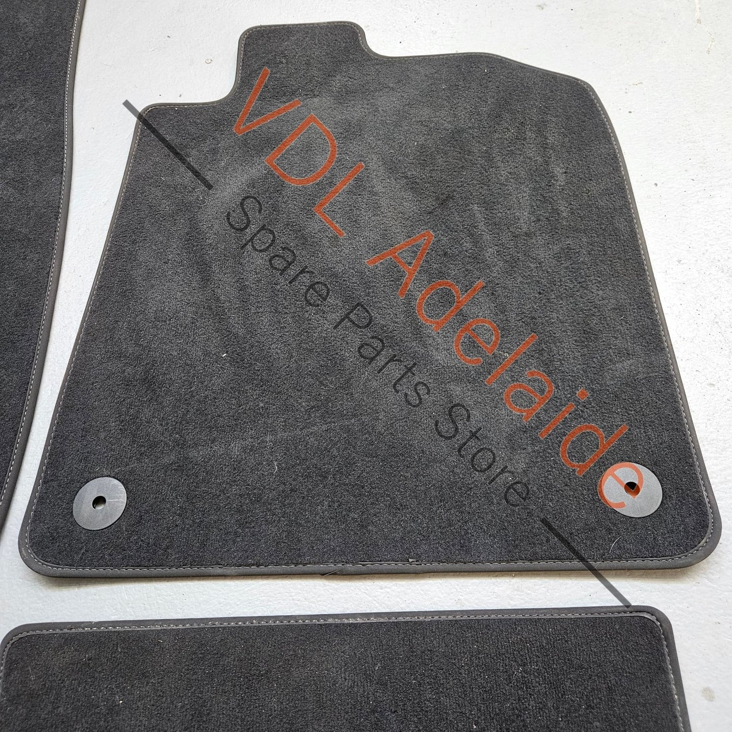 4J3864435COS5 4J3864435C Genuine Floor Mat Set Audi e-Tron 4J3864435C OS5