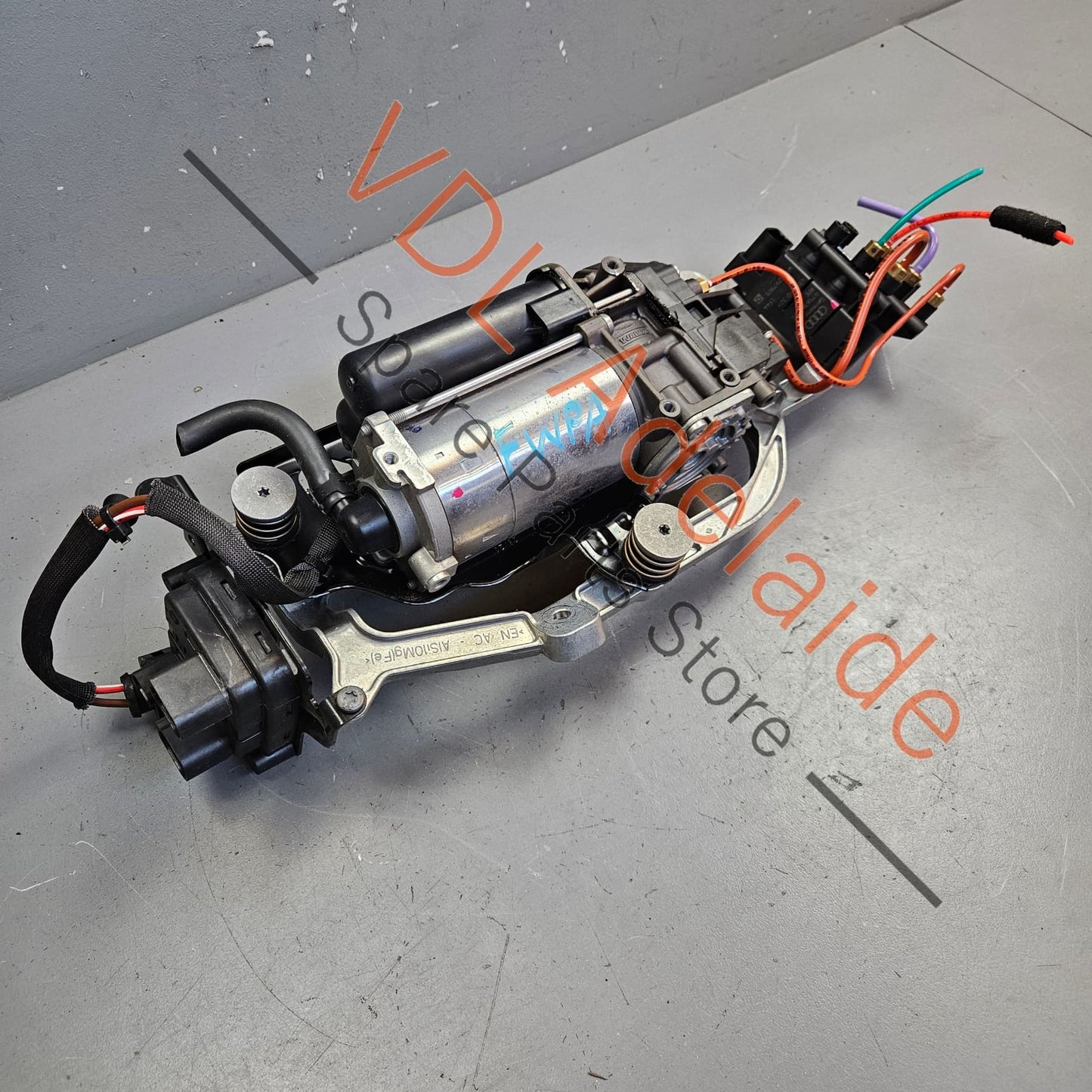 9J1616006D 4M0907778 Audi e-Tron Porsche Taycan Air Suspension Pump & Valve Block Controller 9J1616006D 4M0907778