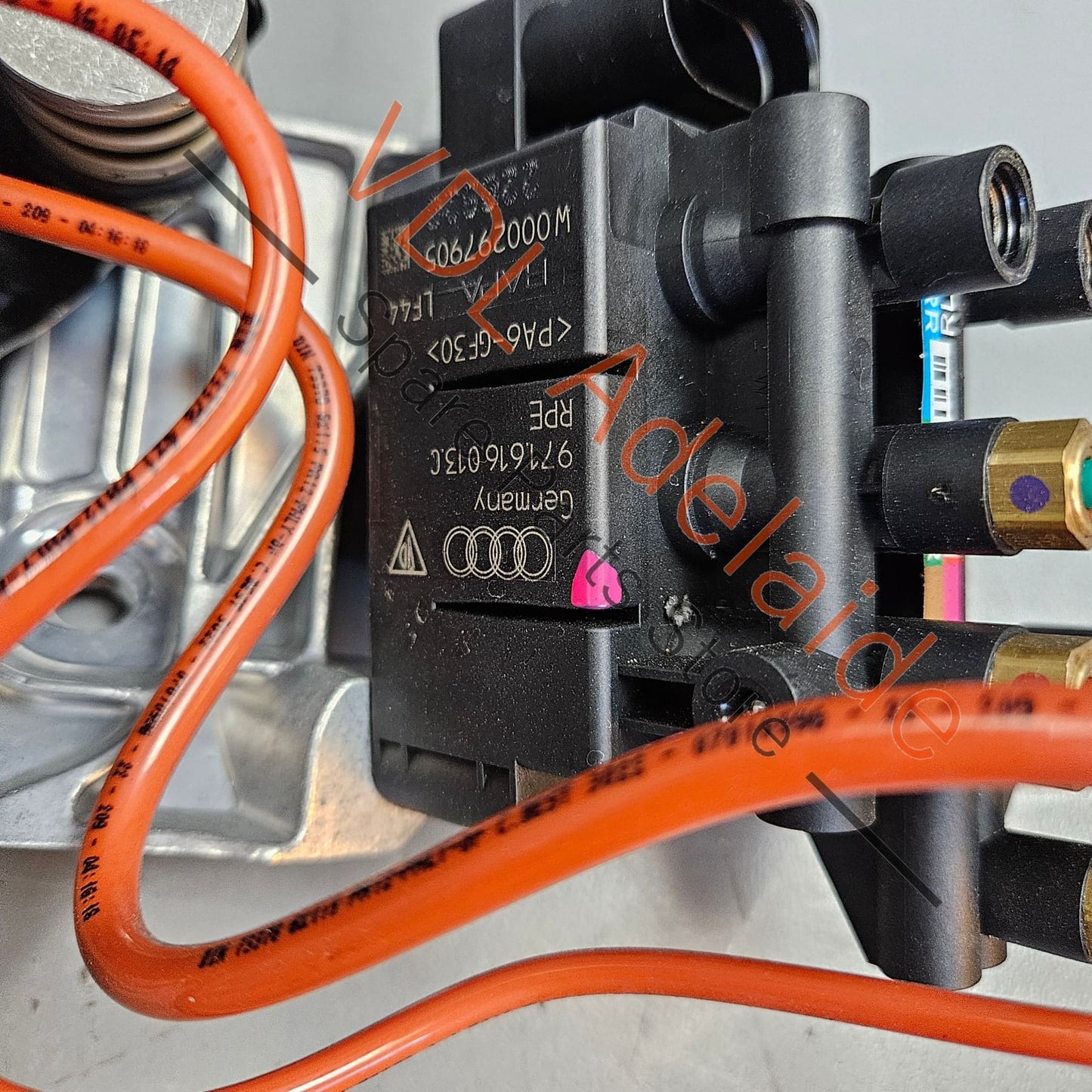 9J1616006D 4M0907778 Audi e-Tron Porsche Taycan Air Suspension Pump & Valve Block Controller 9J1616006D 4M0907778