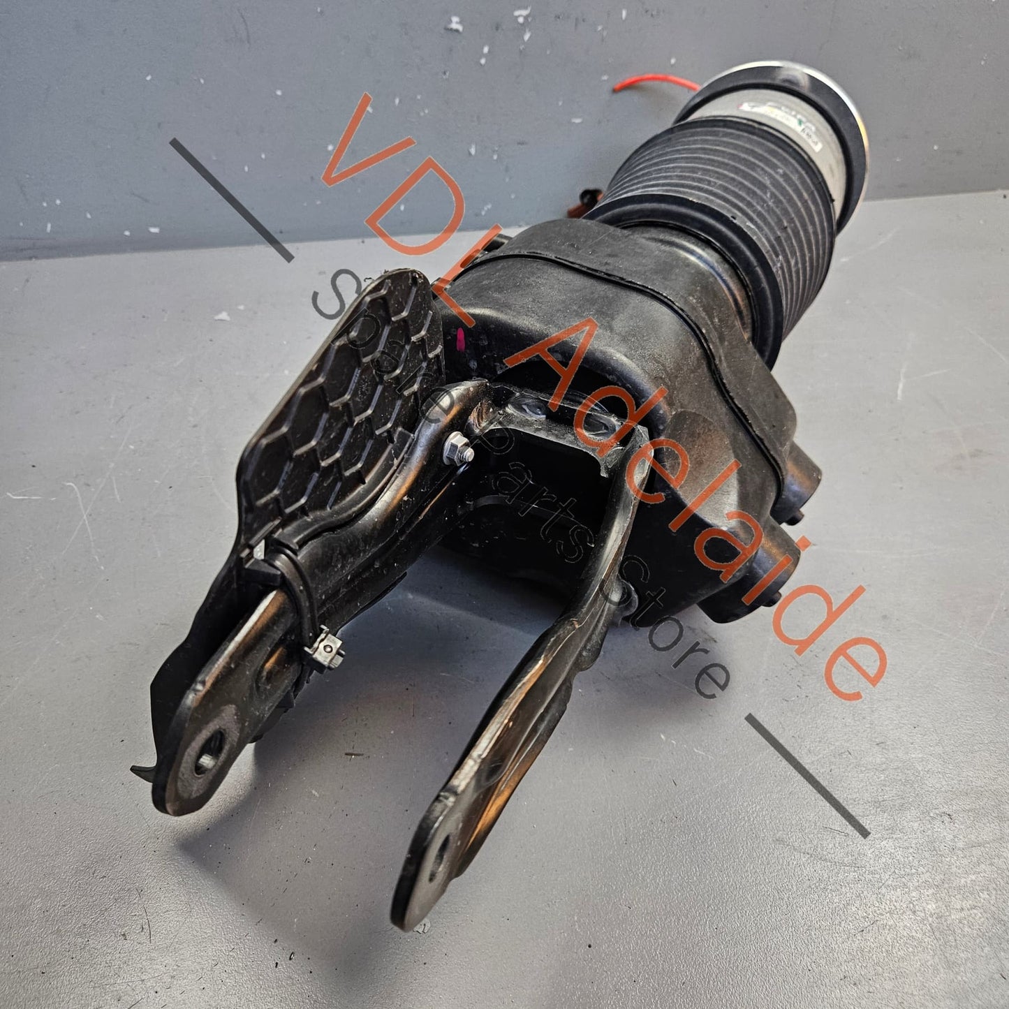 9J1616037E 9J1616037F Audi e-Tron Porsche Taycan Front Left Suspension Shock Absorber 9J1616037F 9J1616037E