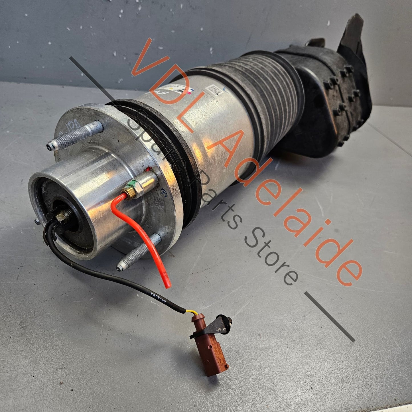 9J1616037E 9J1616037F Audi e-Tron Porsche Taycan Front Left Suspension Shock Absorber 9J1616037F 9J1616037E