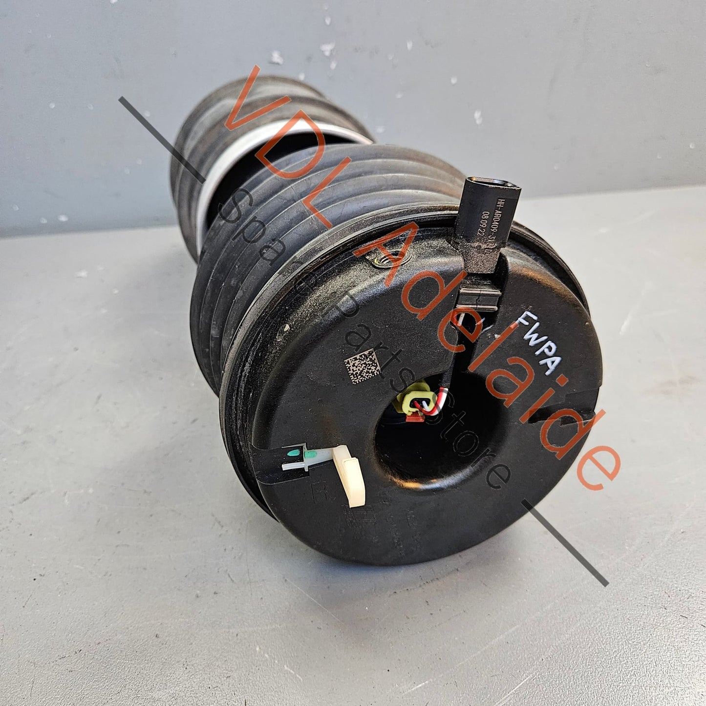 9J1616026C 9J1616026D Audi e-Tron Porsche Taycan Rear Right Suspension Airbag Spring Cylinder 9J1616026C 9J1616026D