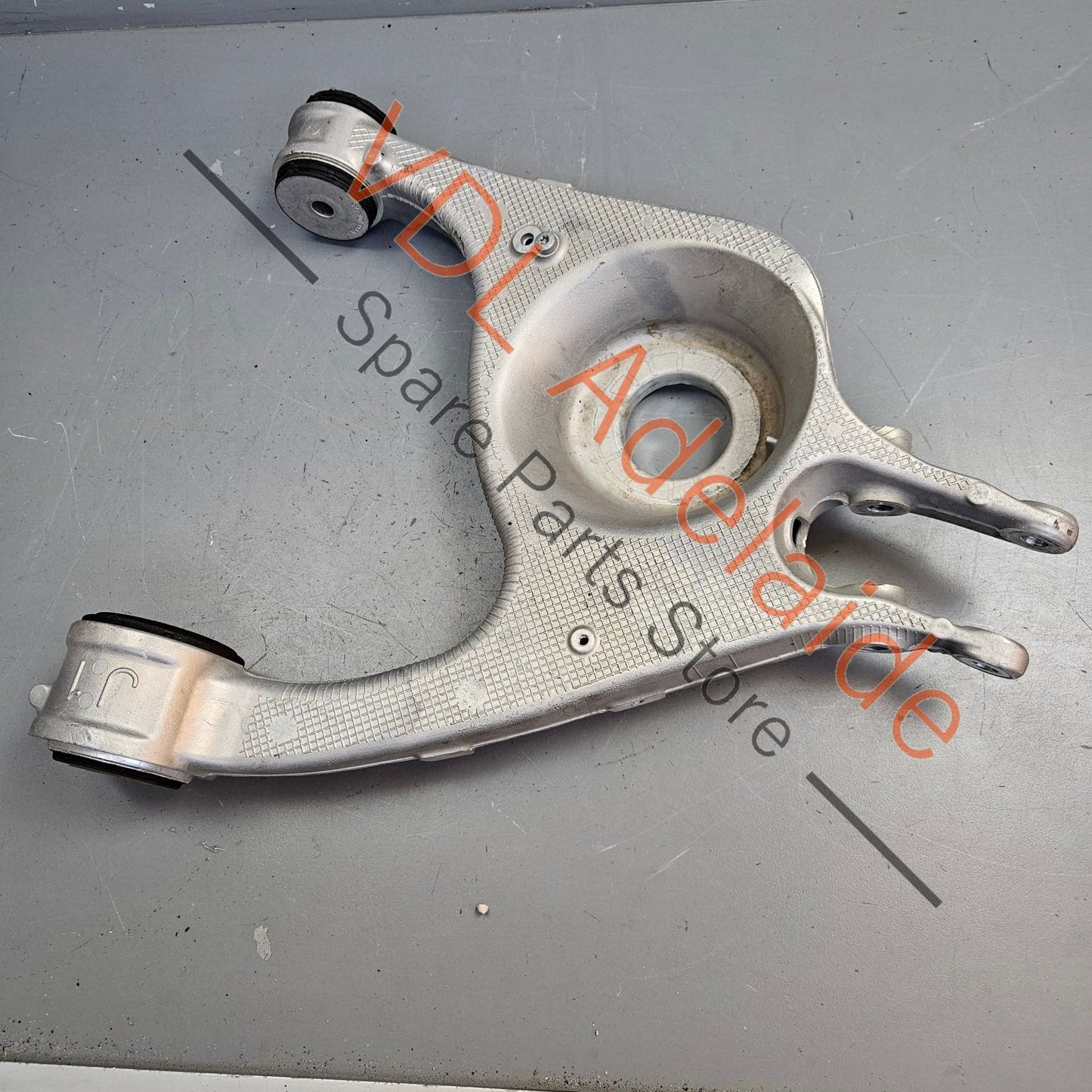 9J1505375A 9J1505311A Audi e-Tron Porsche Taycan Rear Left Suspension Wishbone Control Arm 9J1505311A 9J1505375A