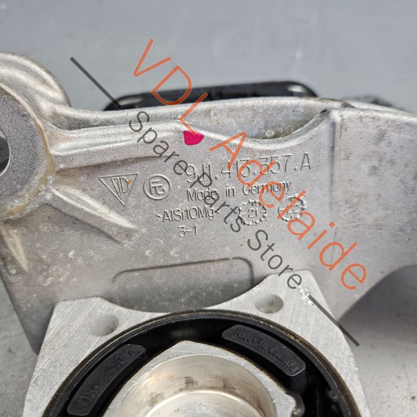 9J1413357A Audi e-Tron Porsche Taycan Front Left Engine Motor Mount Stabiliser 9J1413357A