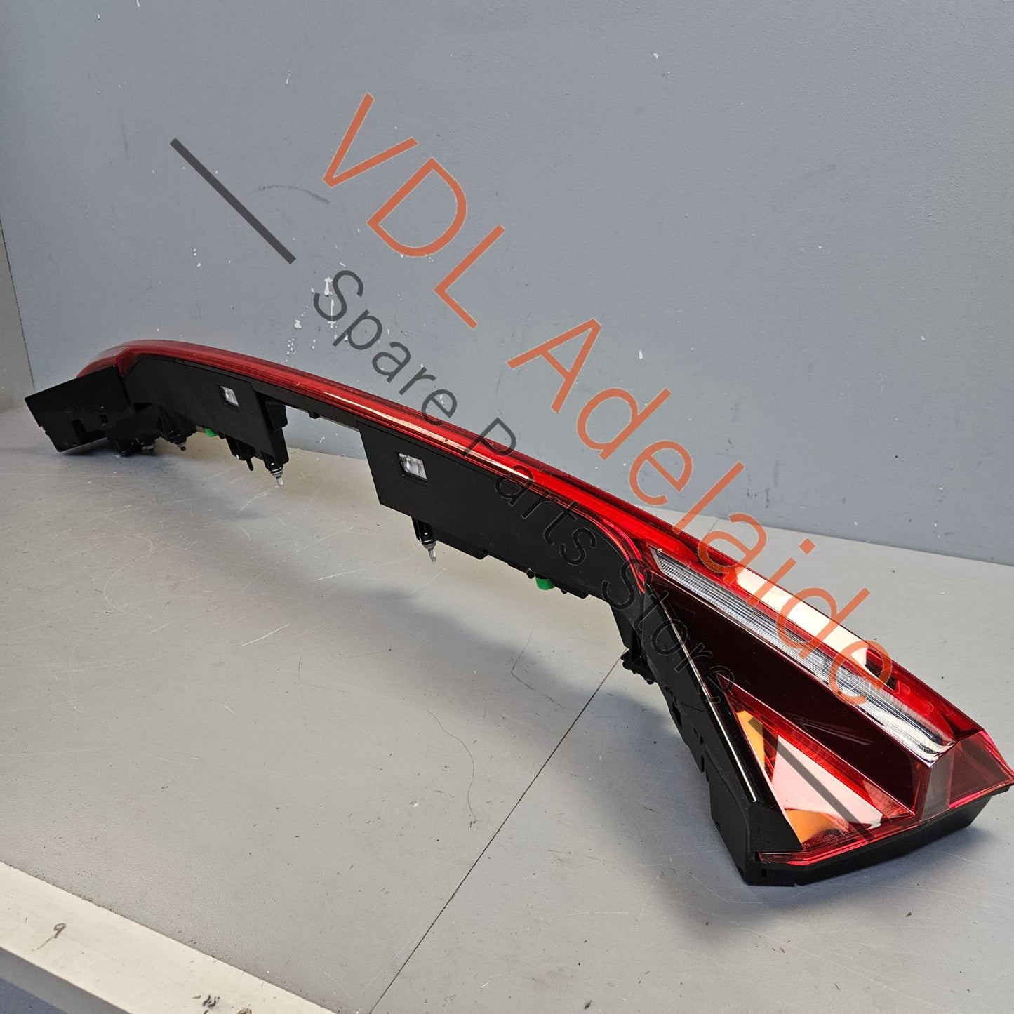 4J3945095 Audi e-Tron GT Rear Centre Middle Tail Light Lamp LED 4J3945095