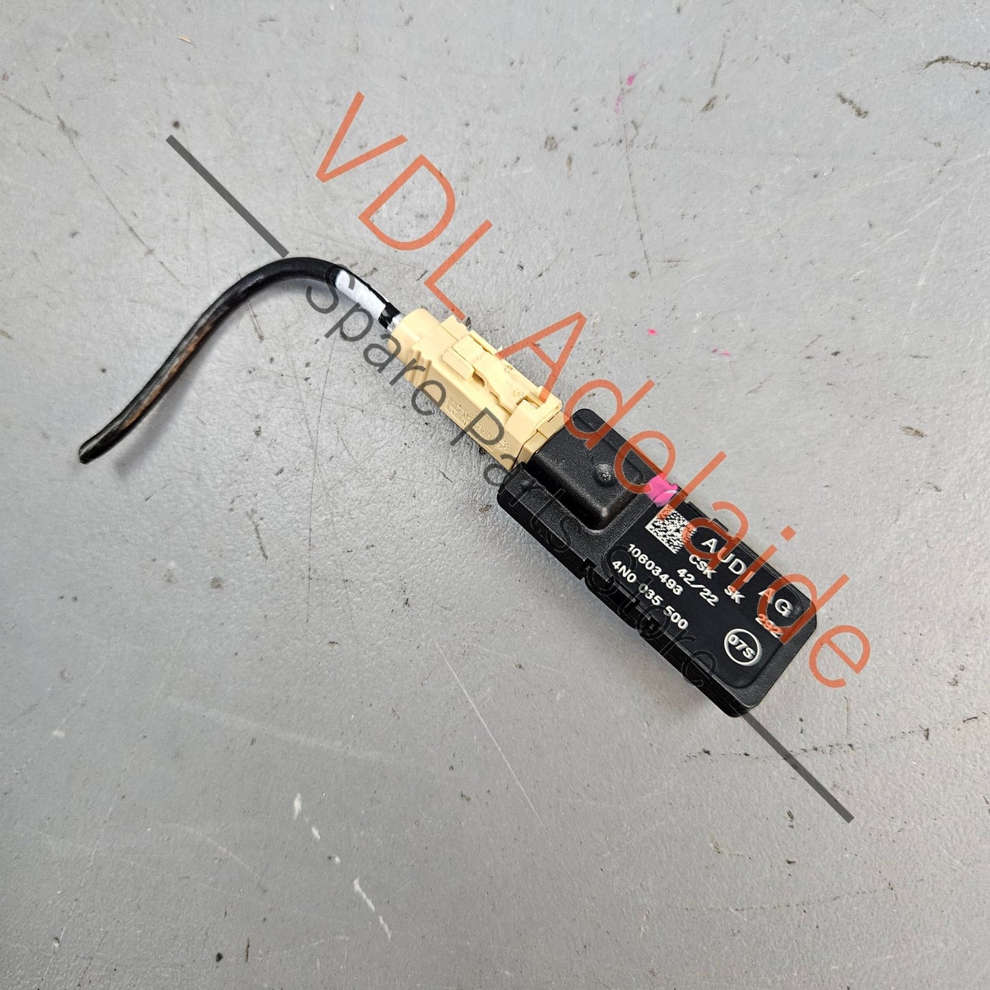 4N0035500 VW Audi W-LAN Antenna Module 4N0035500