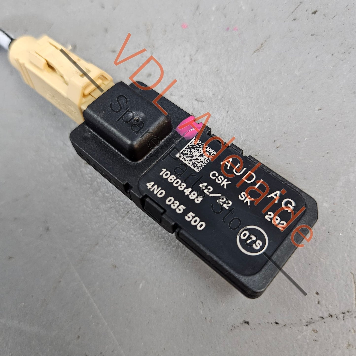 4N0035500 VW Audi W-LAN Antenna Module 4N0035500