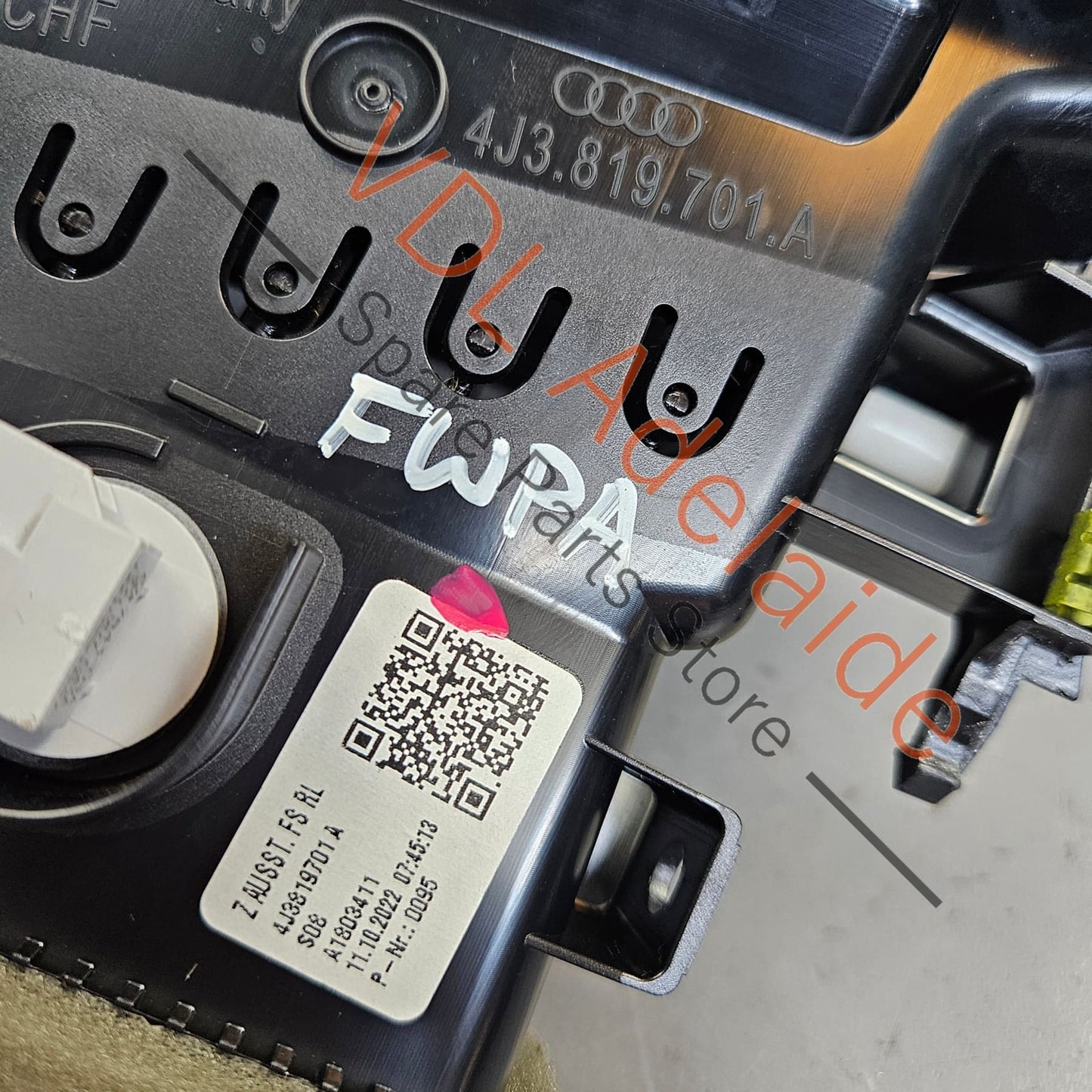 4J3819701A6PS 4J3819701A Audio e-Tron Drivers Side Dashboard Air Vent 4J3819701A