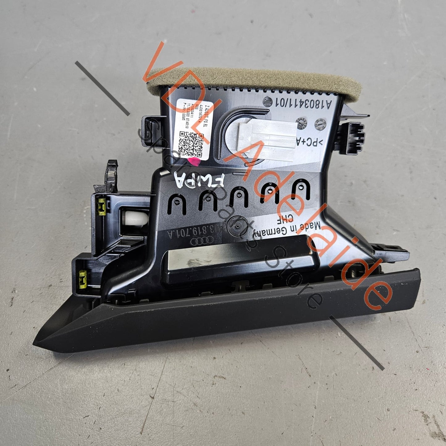 4J3819701A6PS 4J3819701A Audio e-Tron Drivers Side Dashboard Air Vent 4J3819701A