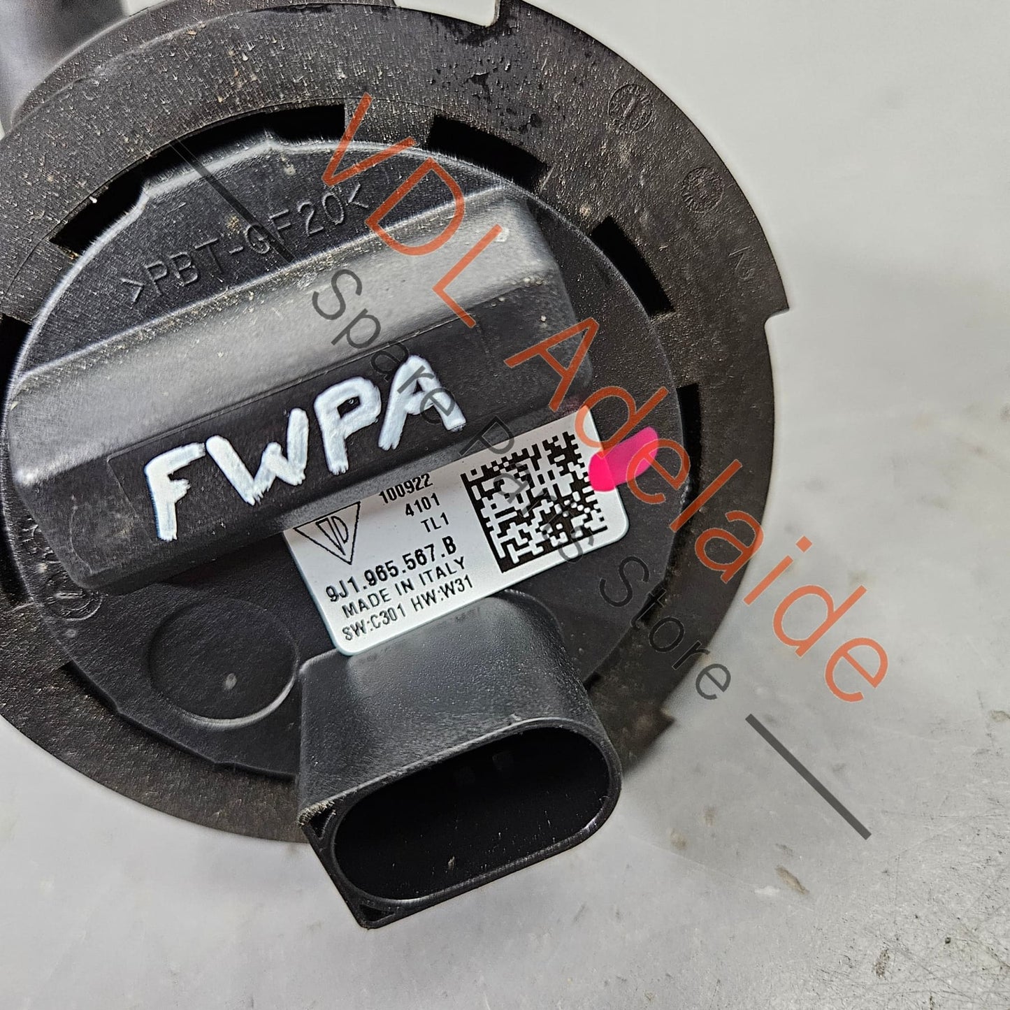 9J1965567B 9J1965567G Audi e-Tron Porsche Taycan Electric Coolant Circulation Pump 9J1965567B