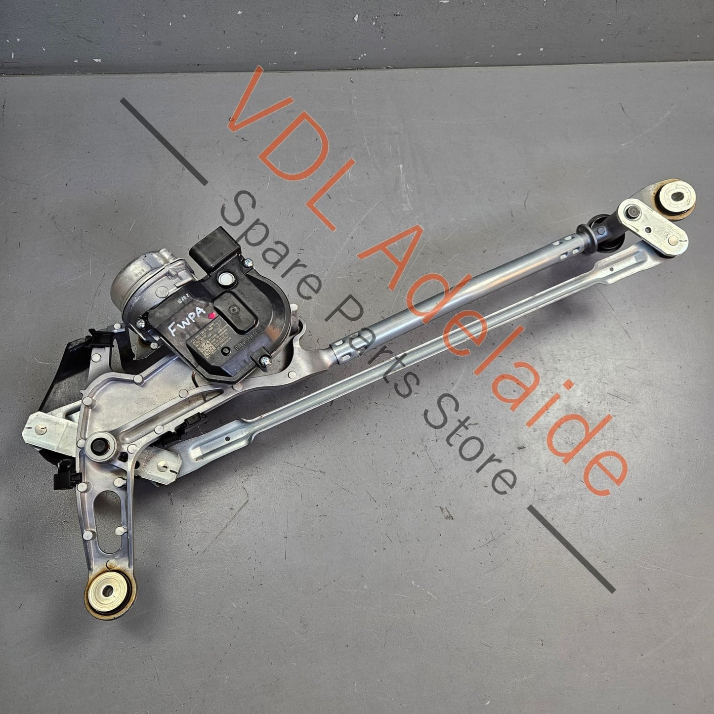 9J1955024E Audi e-Tron GT Windscreen Wiper Motor w Linkage for RHD 9J1955024E