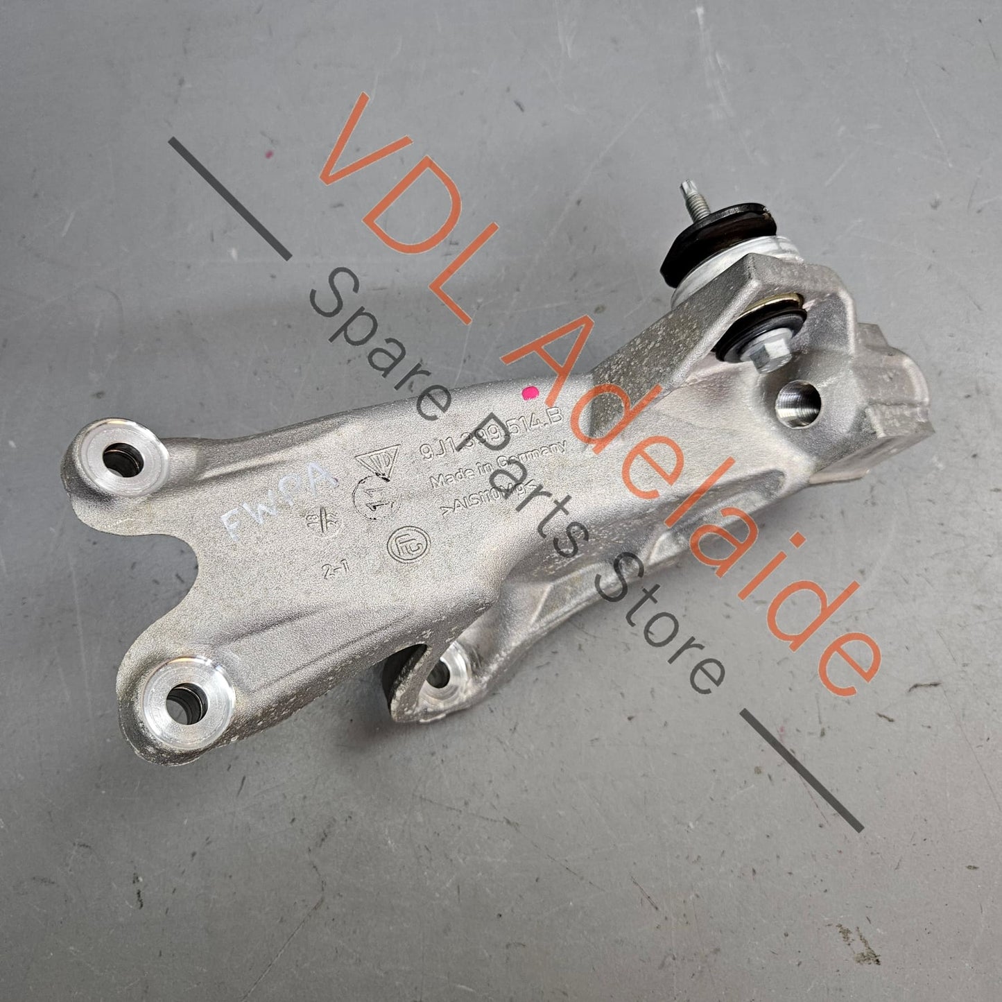 9J1399514B Audi e-Tron GT Transmission Mount Bracket Bushing 9J1399514B