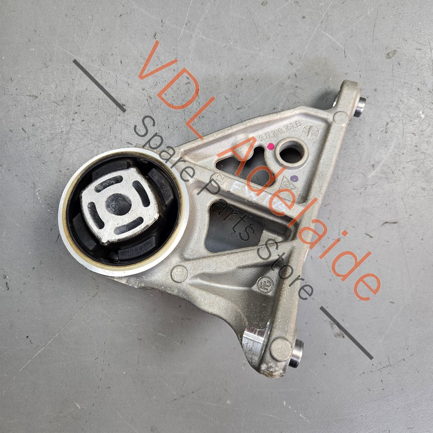 9J1199161B Audi e-Tron GT Engine Transmission Mount Bracket Bushing 9J1199161B