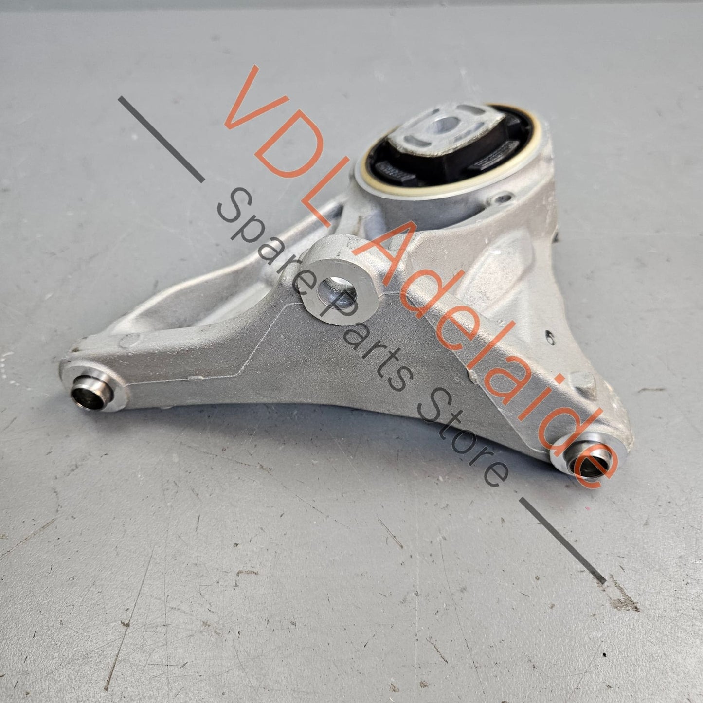 9J1199161B Audi e-Tron GT Engine Transmission Mount Bracket Bushing 9J1199161B