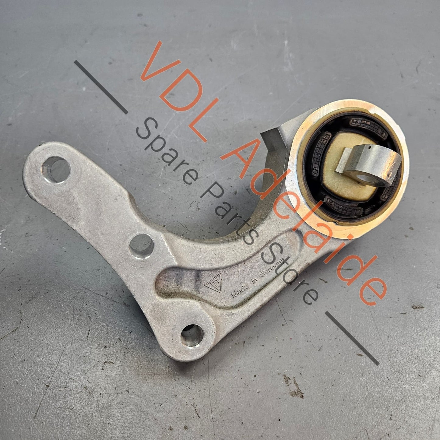 9J1399225A Audi e-Tron GT Engine Transmission Mount Bracket Bushing 9J1399225A