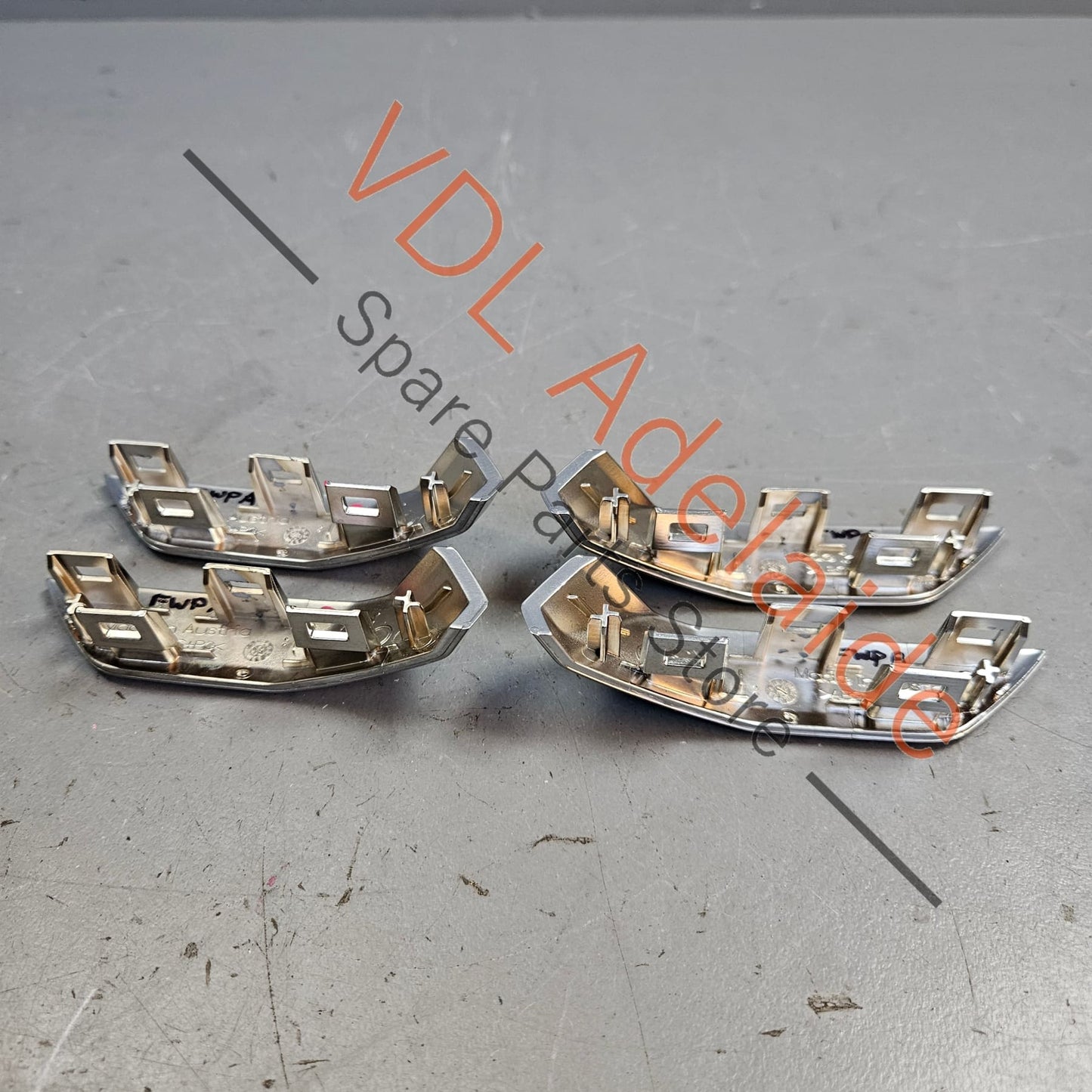 4J3853679A3Q7 4J3853680A3Q7 Audi e-Tron B&O Bang & Olufsen Door Trim Emblem set 4J3853679A 3Q7 4J3853680A 3Q7