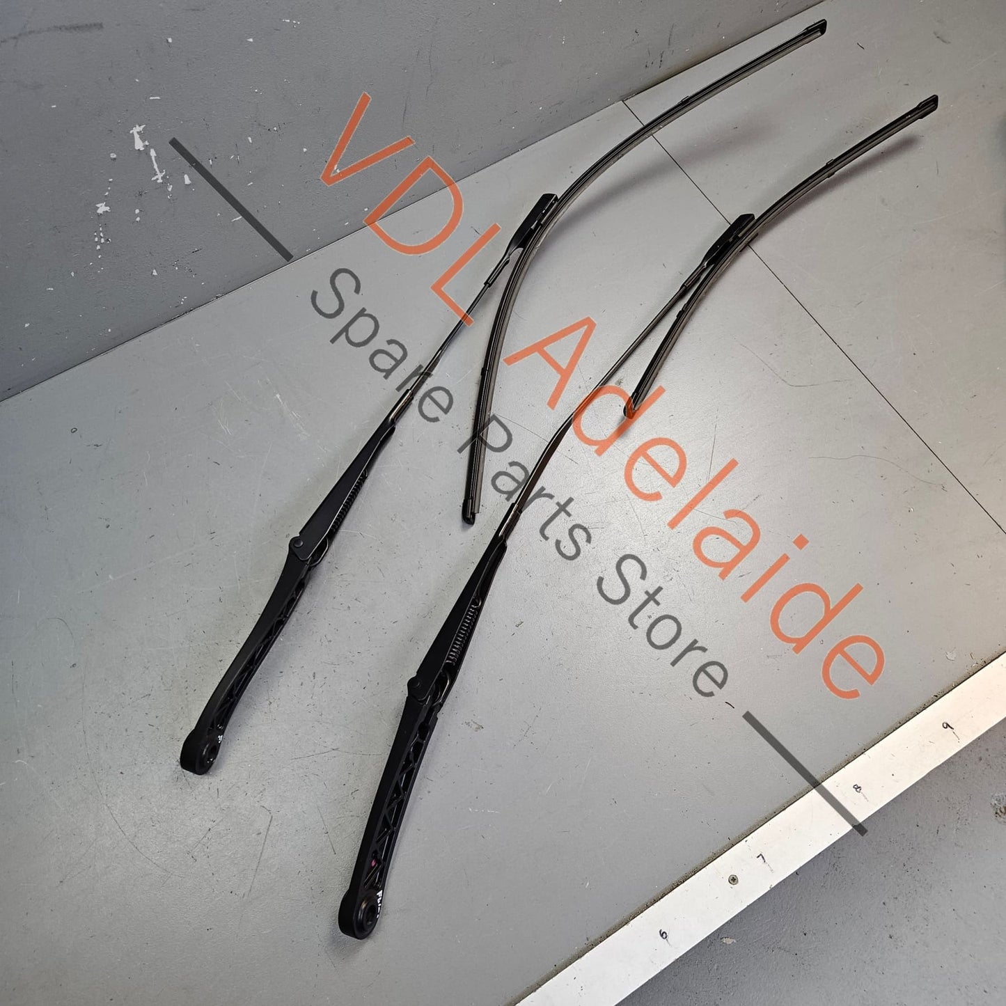 9J1955409A 9J1955410A Audi e-Tron GT Windscreen Wiper Arm Set L&R for RHD models 9J1955409A 9J1955410A