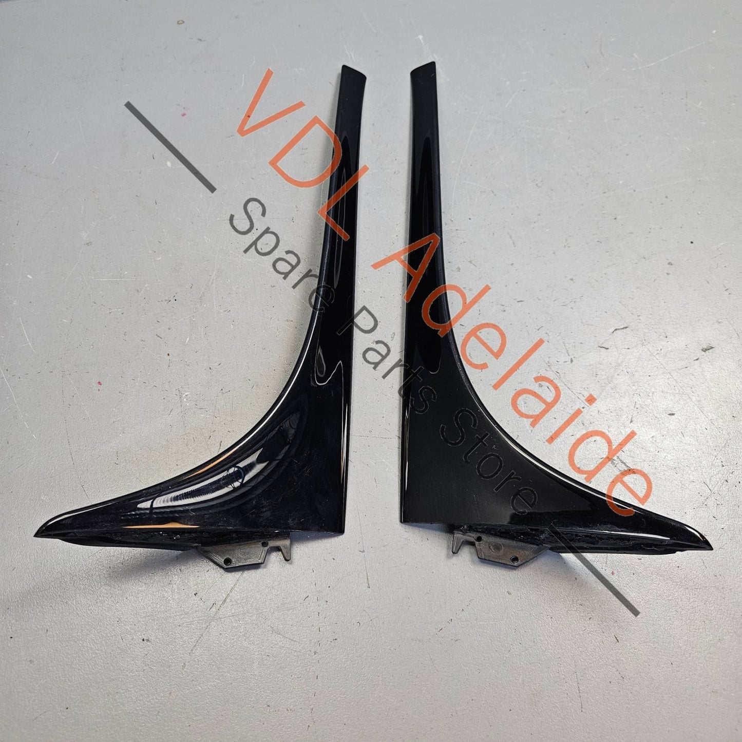 5G6805946C 5G6805945C VW Golf MK7 7.5 R Rear Window Spoiler Set Left & Right 5G6805946C 5G6805945C