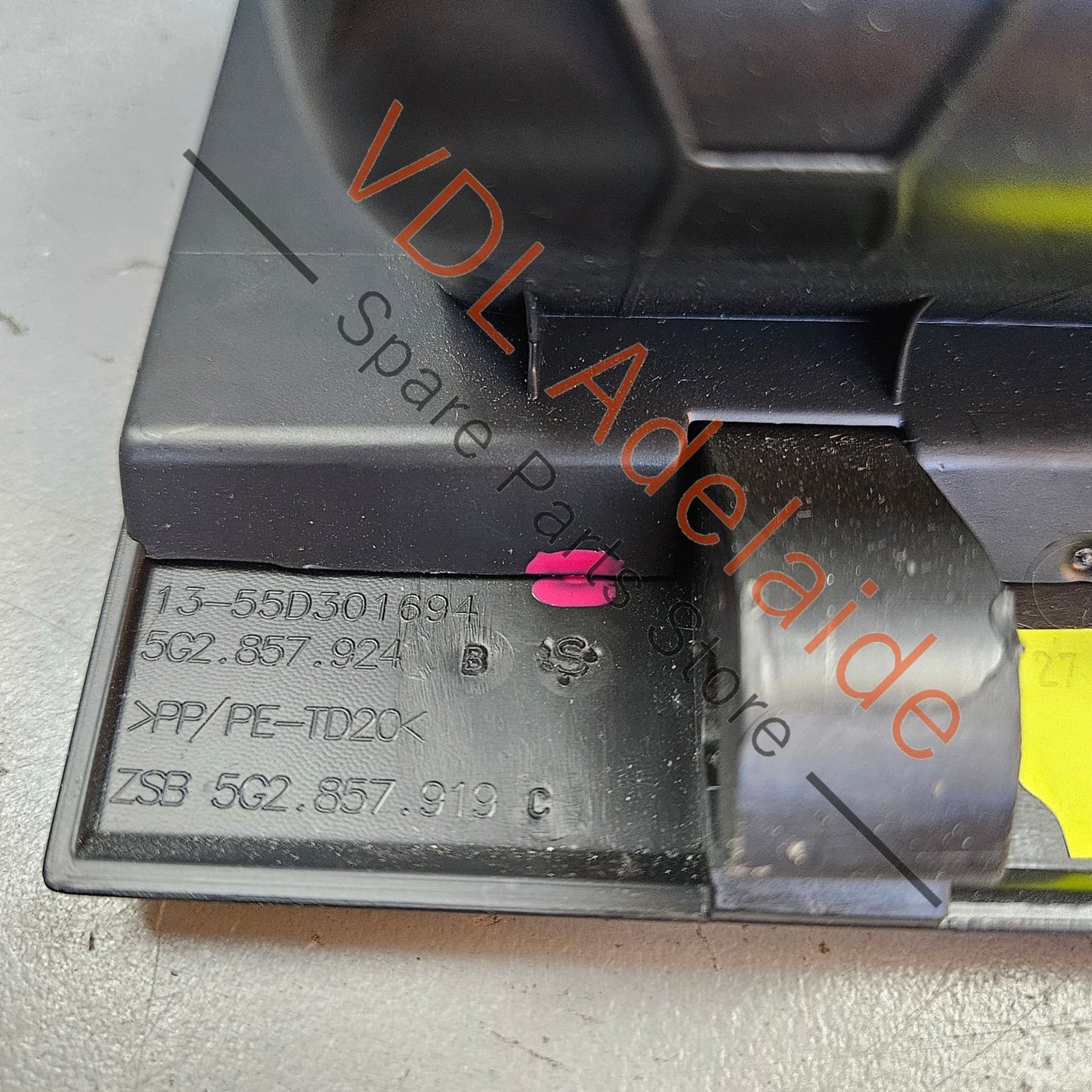 5G2857919C VW Golf MK7 Drivers Side RHS Glove Storage Compartment 5G2857919C 82V