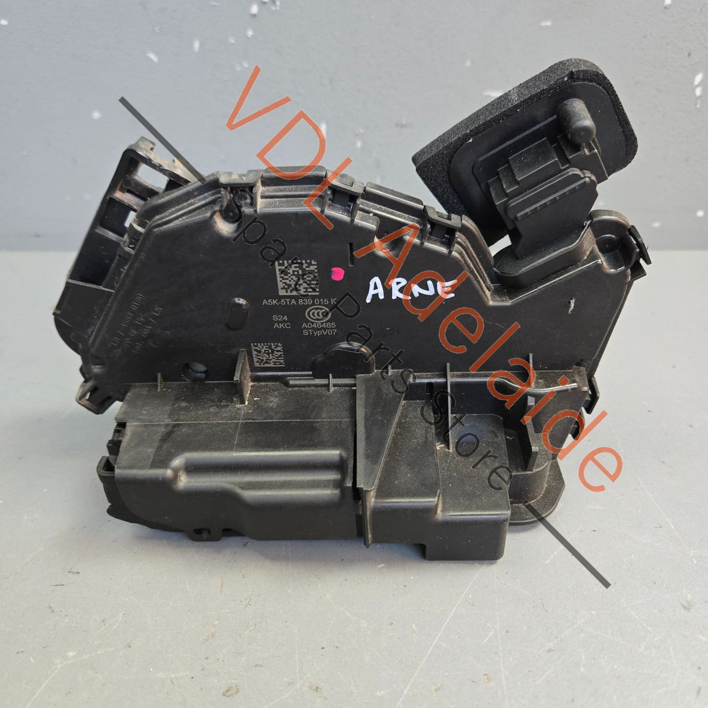 5TA839015K 5TA839015P VW Audi Skoda Rear Left Door Lock Mechanism 5TA839015K 5TA839015P