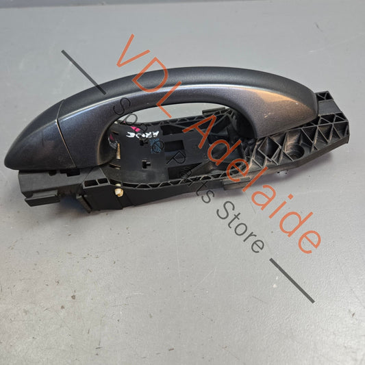 5G0837206N    Volkswagen VW Golf GTi Mk7 Front or Rear Right Side Door Handle Indium Grey LR7H 5G0837206N