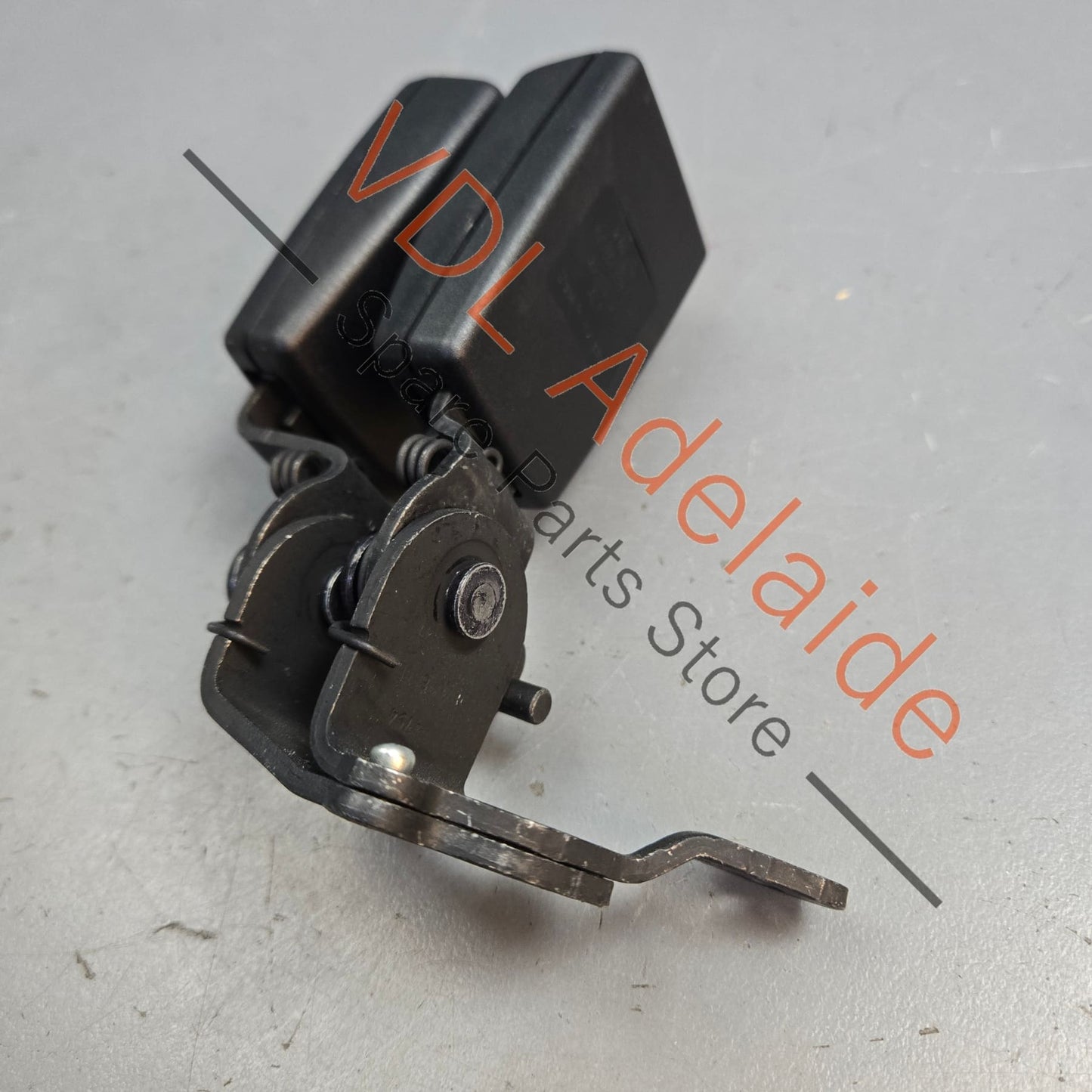 8V0857739QVZ VW Golf MK7 Rear Double Seat Belt Seatbelt Clip Clasp Catch 8V0857739 QVZ
