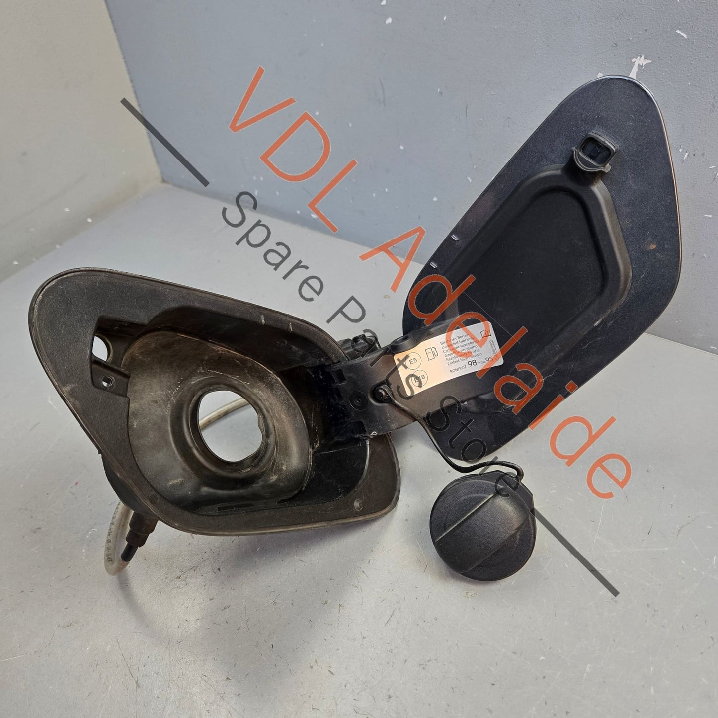 5G0809857 5G0809909 VW Golf MK7 Fuel Filler Flap Cap 5G0809909 5G0809857 Indium Grey LR7H X3X3