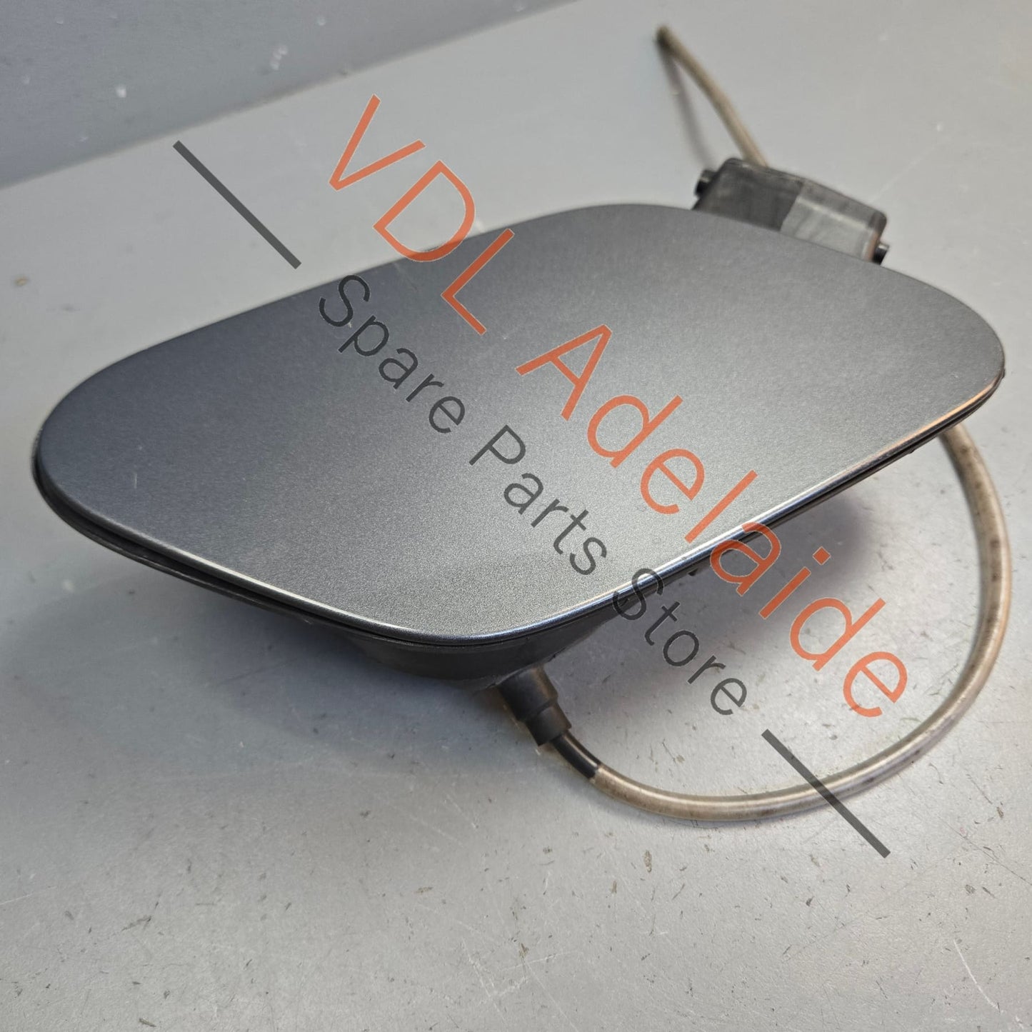 5G0809857 5G0809909 VW Golf MK7 Fuel Filler Flap Cap 5G0809909 5G0809857 Indium Grey LR7H X3X3