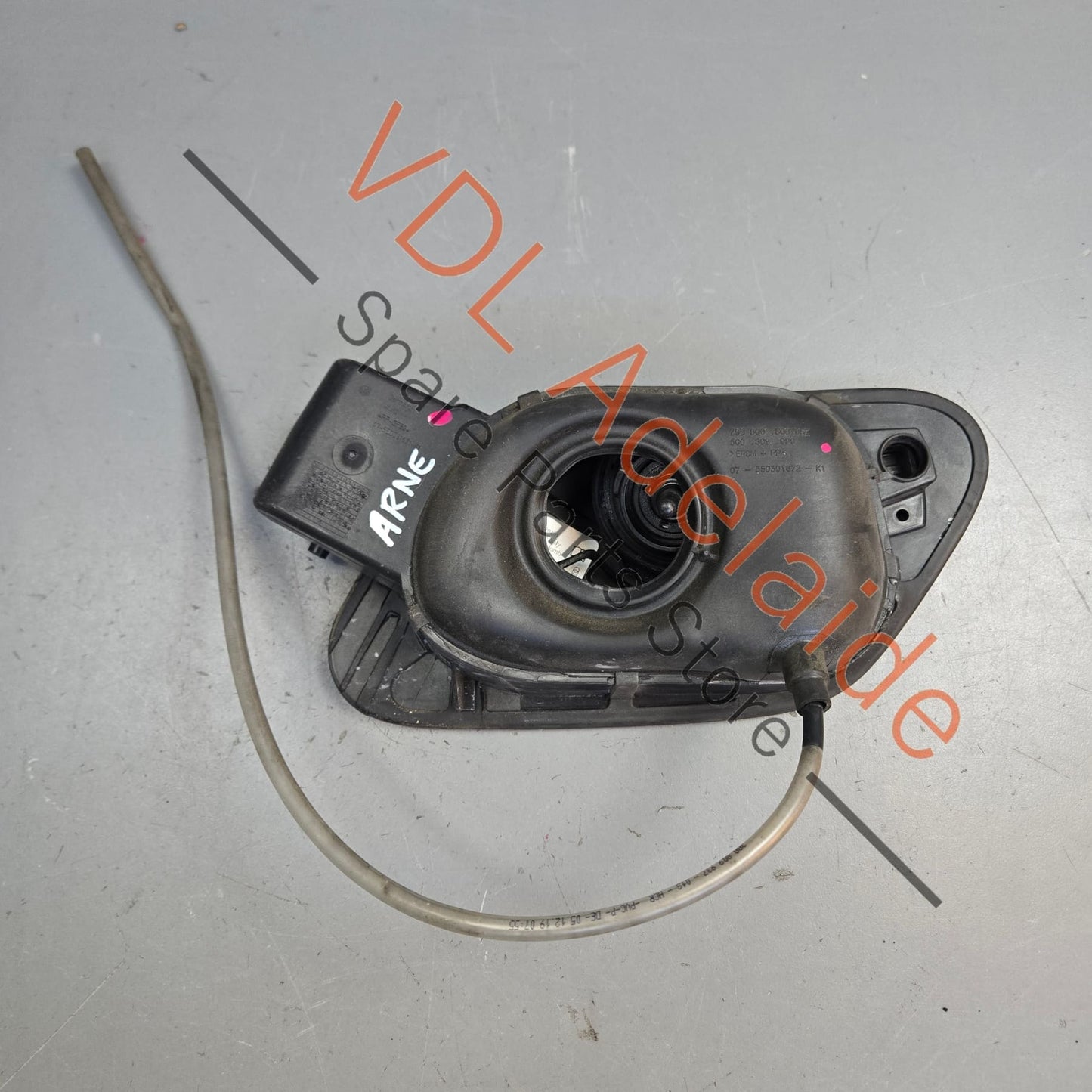 5G0809857 5G0809909 VW Golf MK7 Fuel Filler Flap Cap 5G0809909 5G0809857 Indium Grey LR7H X3X3