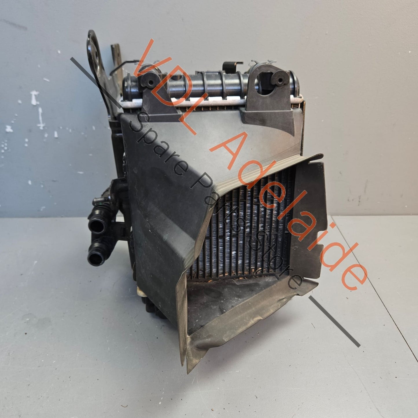 5Q0121251HA 5Q0121093BF 5G0117333C VW Golf R MK7 7.5 Front Left Small Additional Radiator Cooler Assembly 5Q0121251HA 5Q0121093BF 5G0117333C
